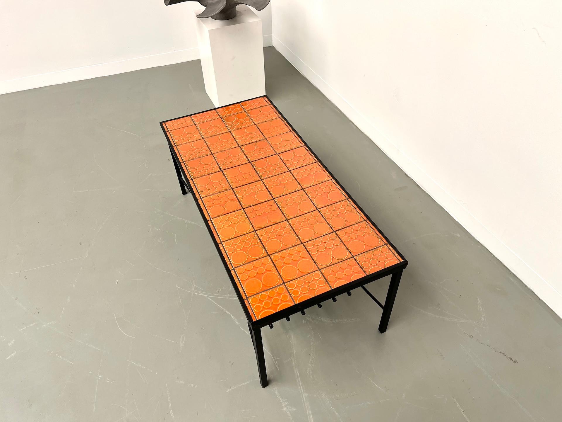 Table basse moderniste française des années 70 en vente 5