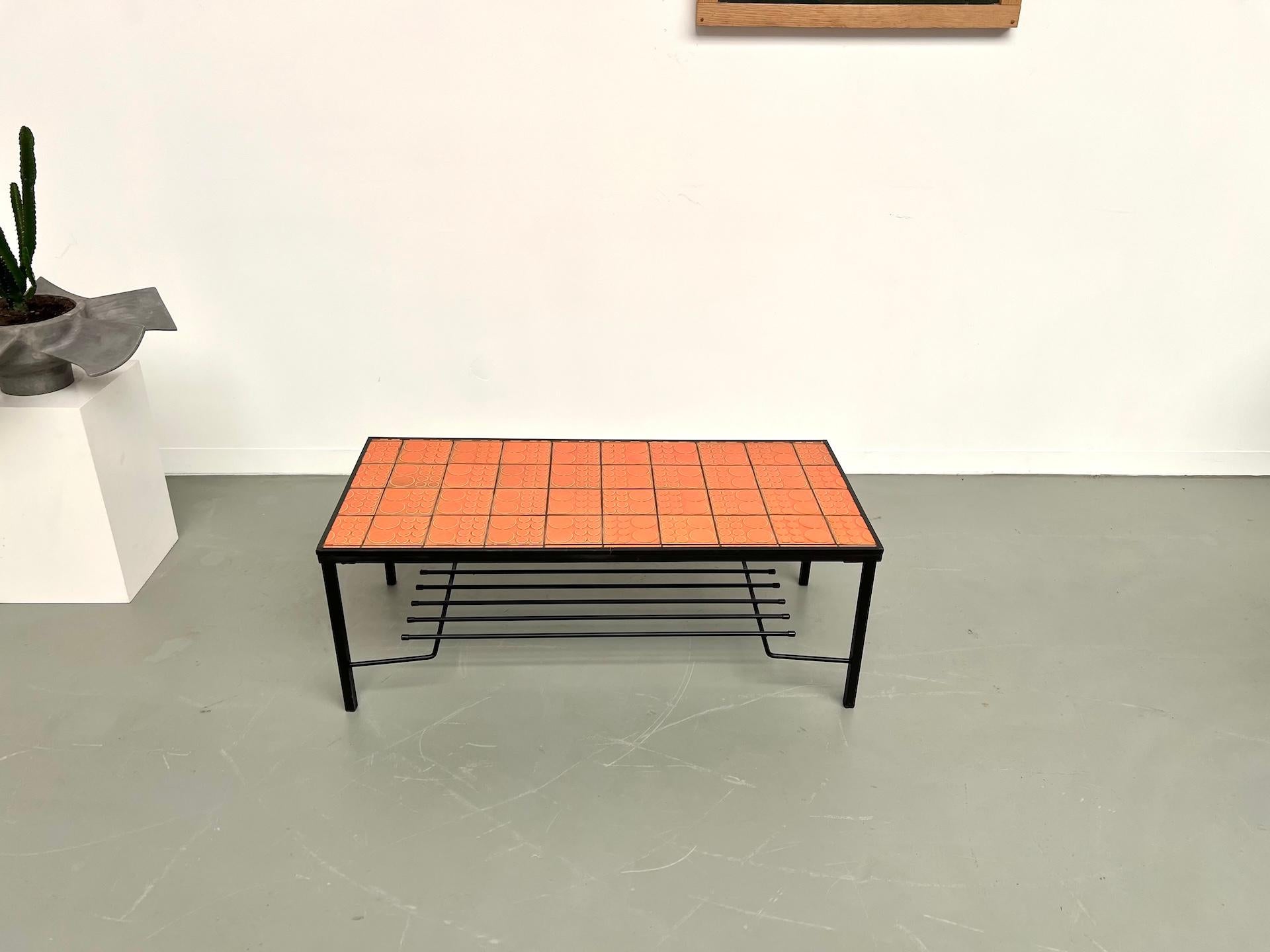 Table basse moderniste française des années 70 Bon état - En vente à LYON, FR
