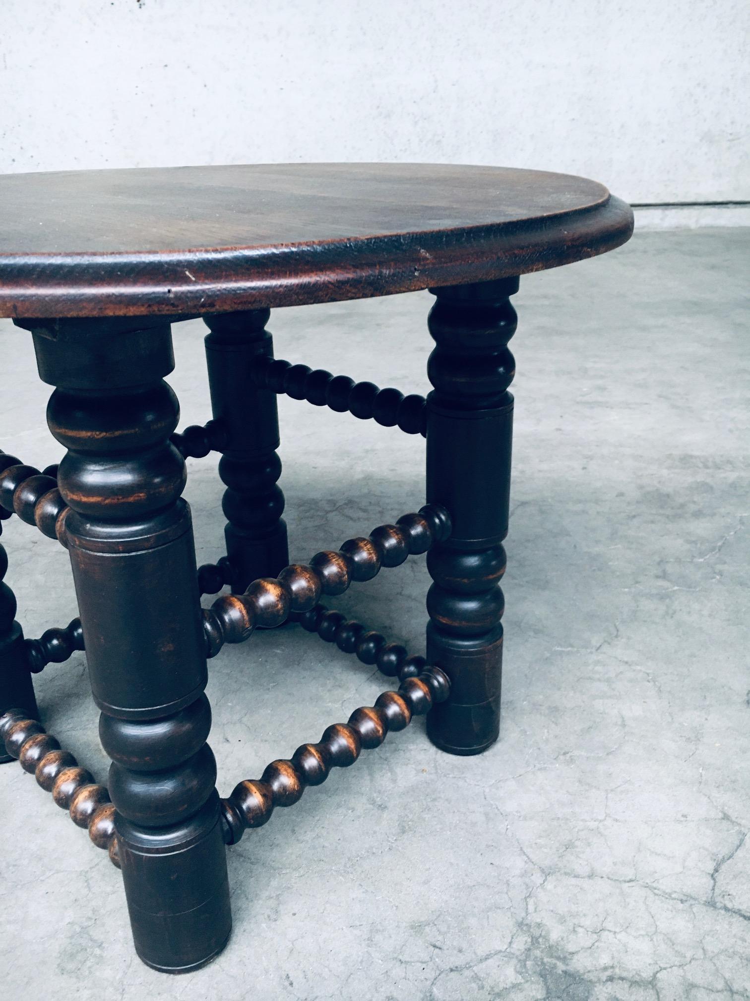 Table d'appoint moderniste française par Charles Dudouyt, France, années 1930 en vente 2
