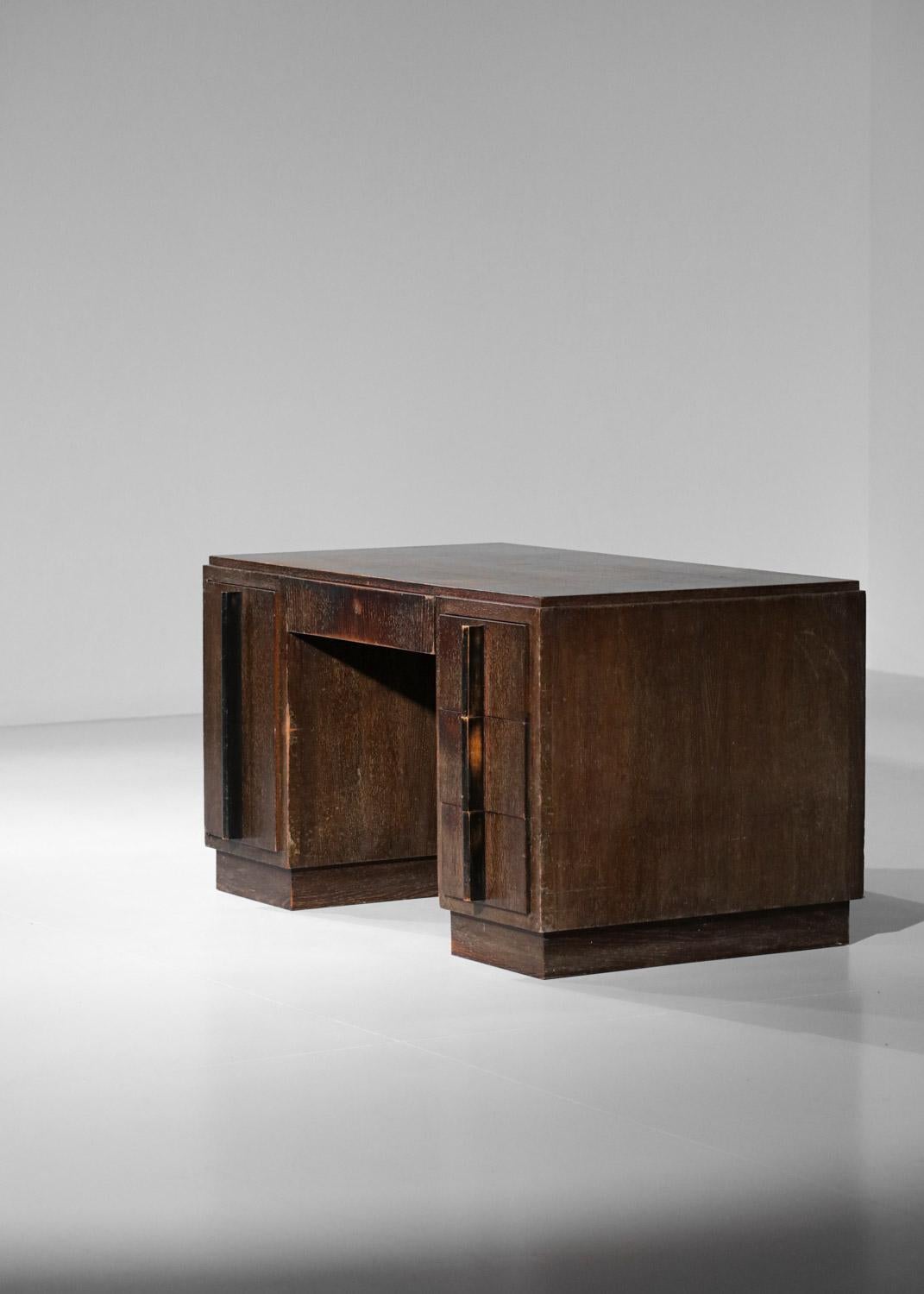 Französisch modernistischen Schreibtisch in massiver Eiche ceruse aus den 40er Jahren Stil Jacques adnet im Angebot 1