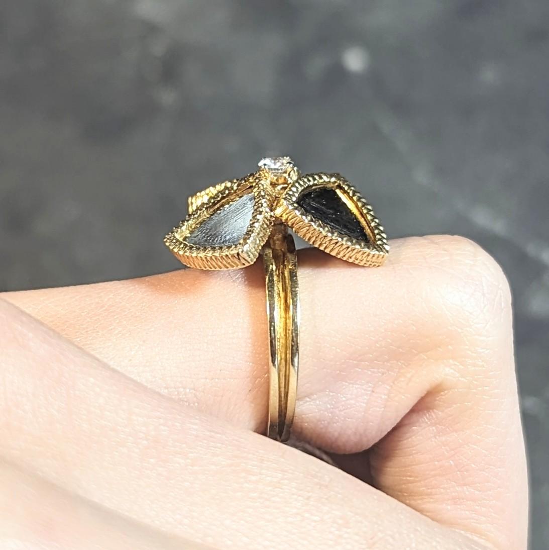 French Modernist Diamond 18 Karat Yellow Gold Vintage Abstract Flower Ring For Sale 8