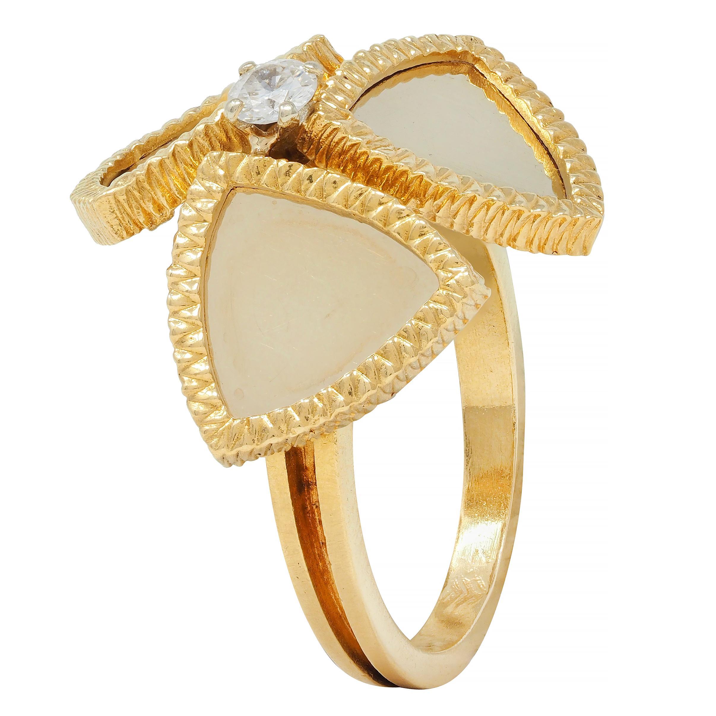 French Modernist Diamond 18 Karat Yellow Gold Vintage Abstract Flower Ring For Sale 3