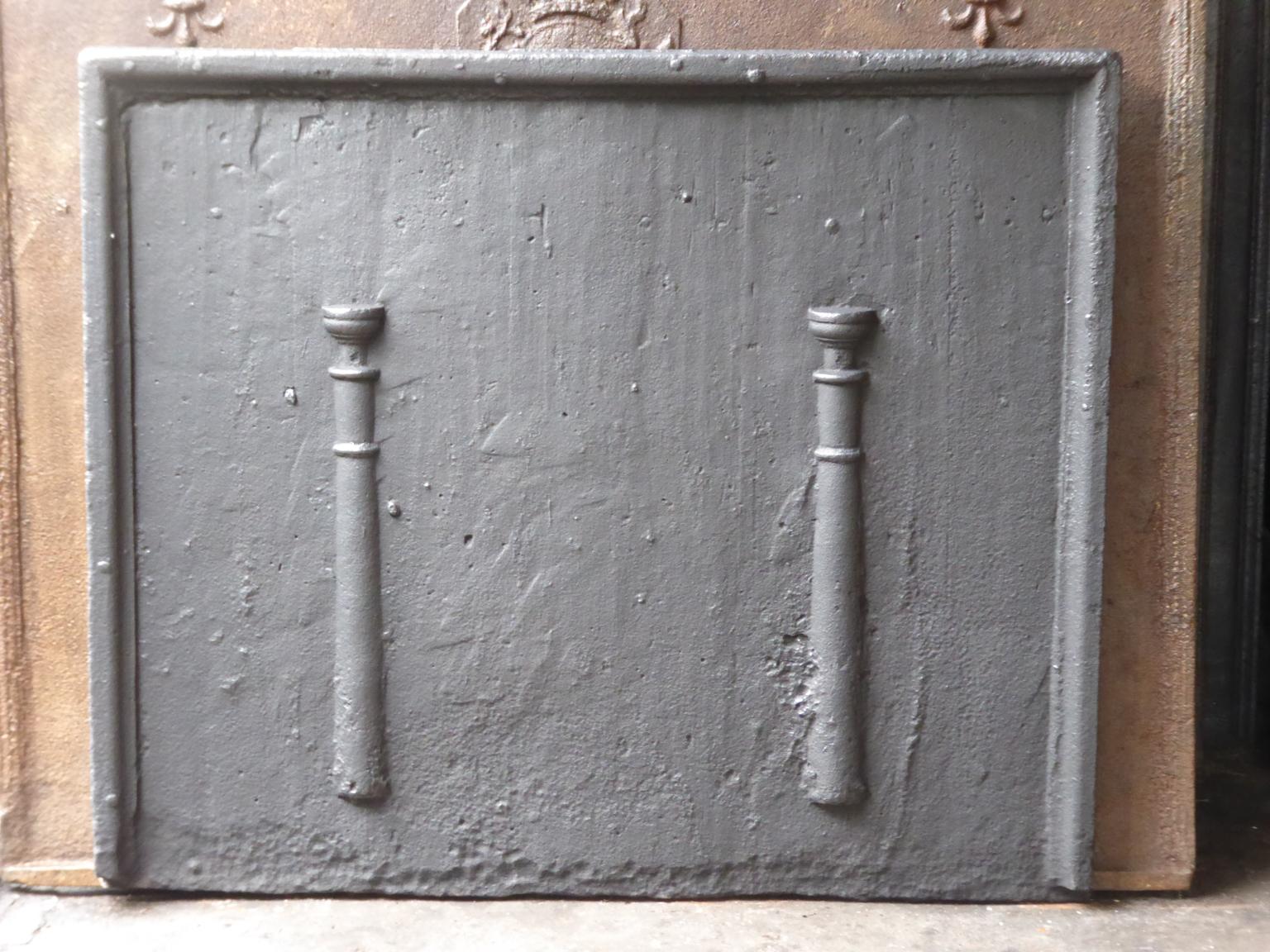 20th century French modernist fireback. 

The fireback is made of cast iron and has a black / pewter patina. It is in a good condition and does not have cracks.







 