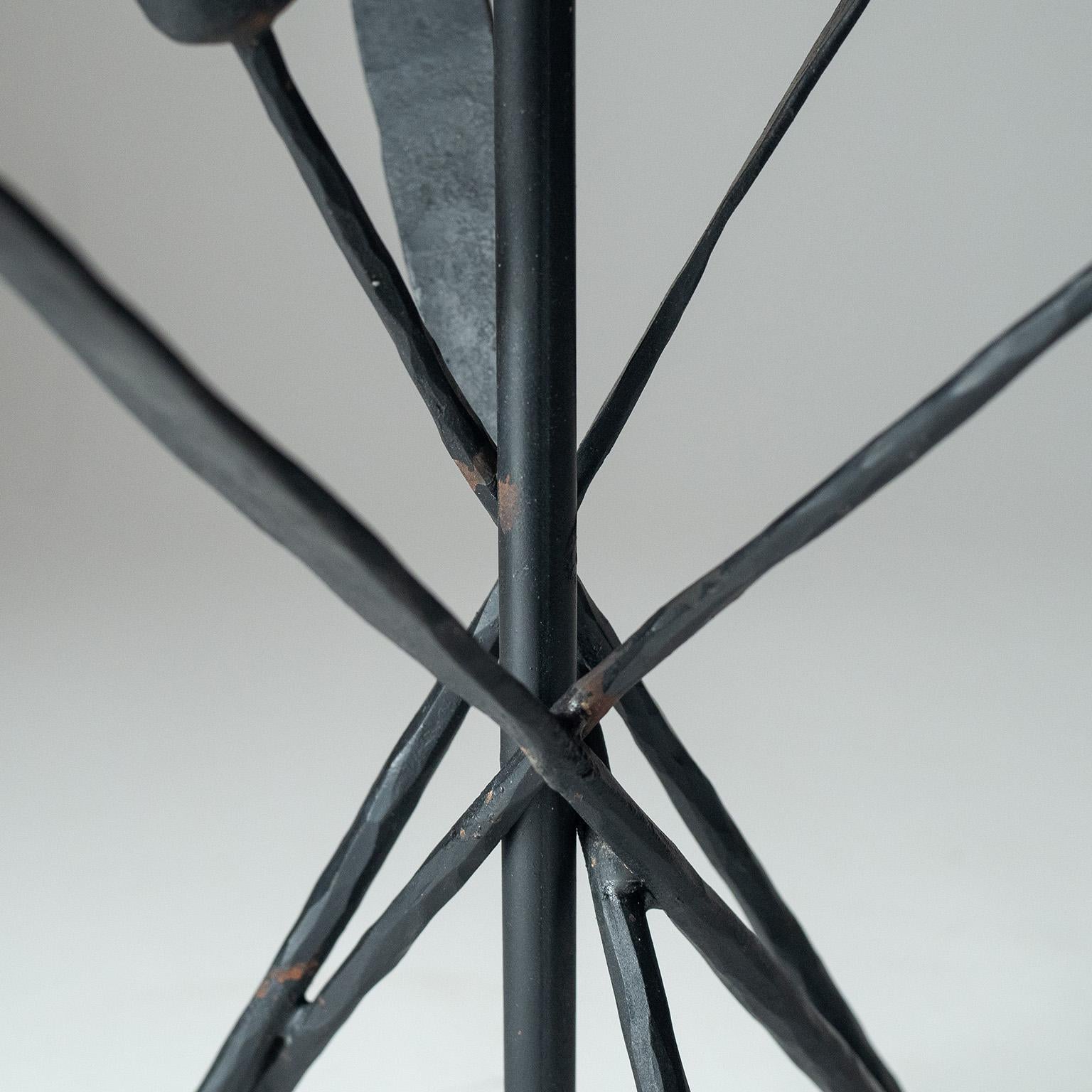 Französische modernistische Eisen-Tischlampe, 1960er Jahre im Angebot 2