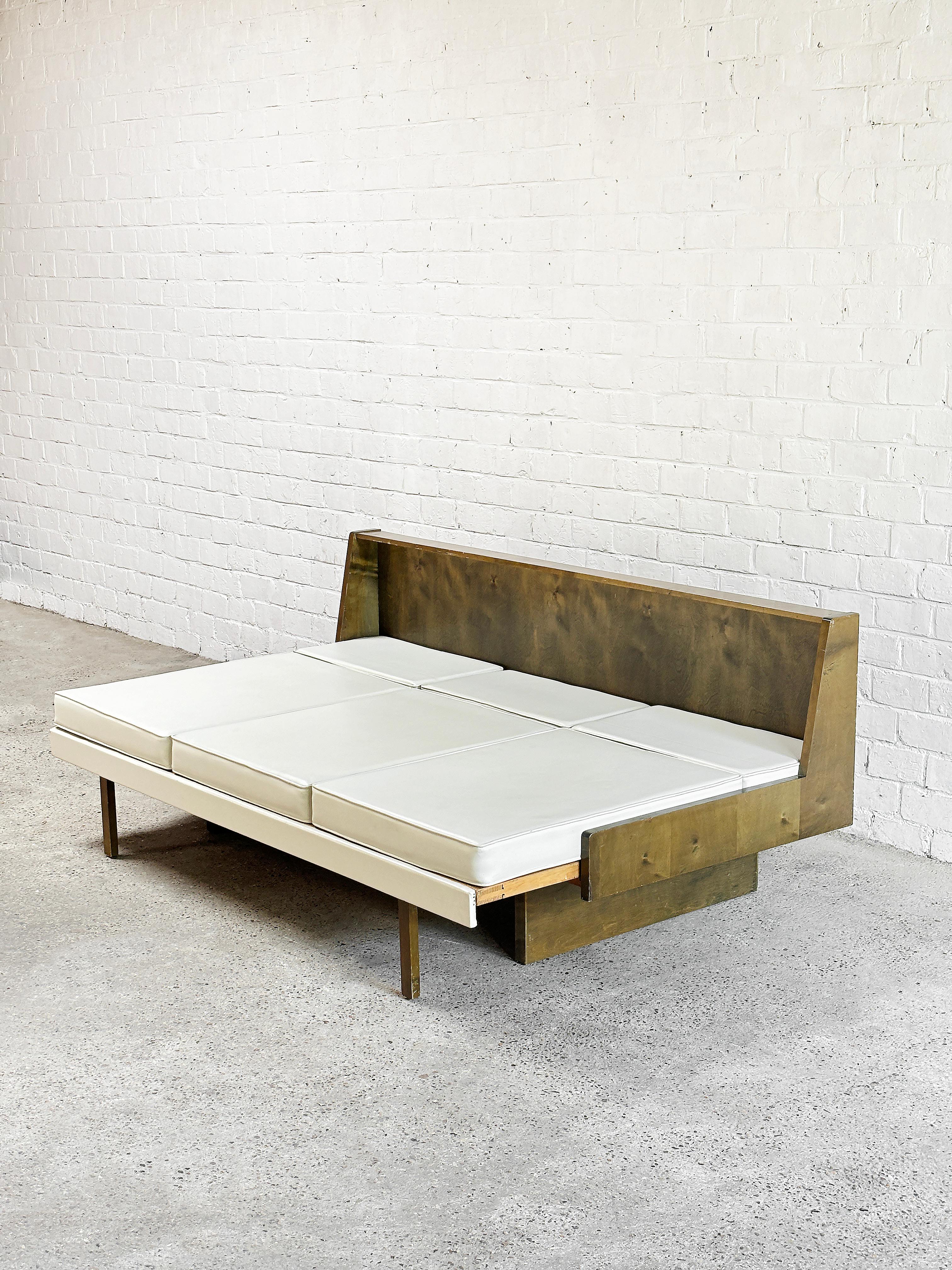 French Modernist Living Room Sofa Set In White Leather, 1950's For Sale 12