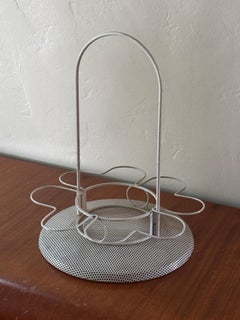 Moderner französischer Flaschenhalter aus Metall, Mathieu Matégot zugeschrieben, 1950er Jahre