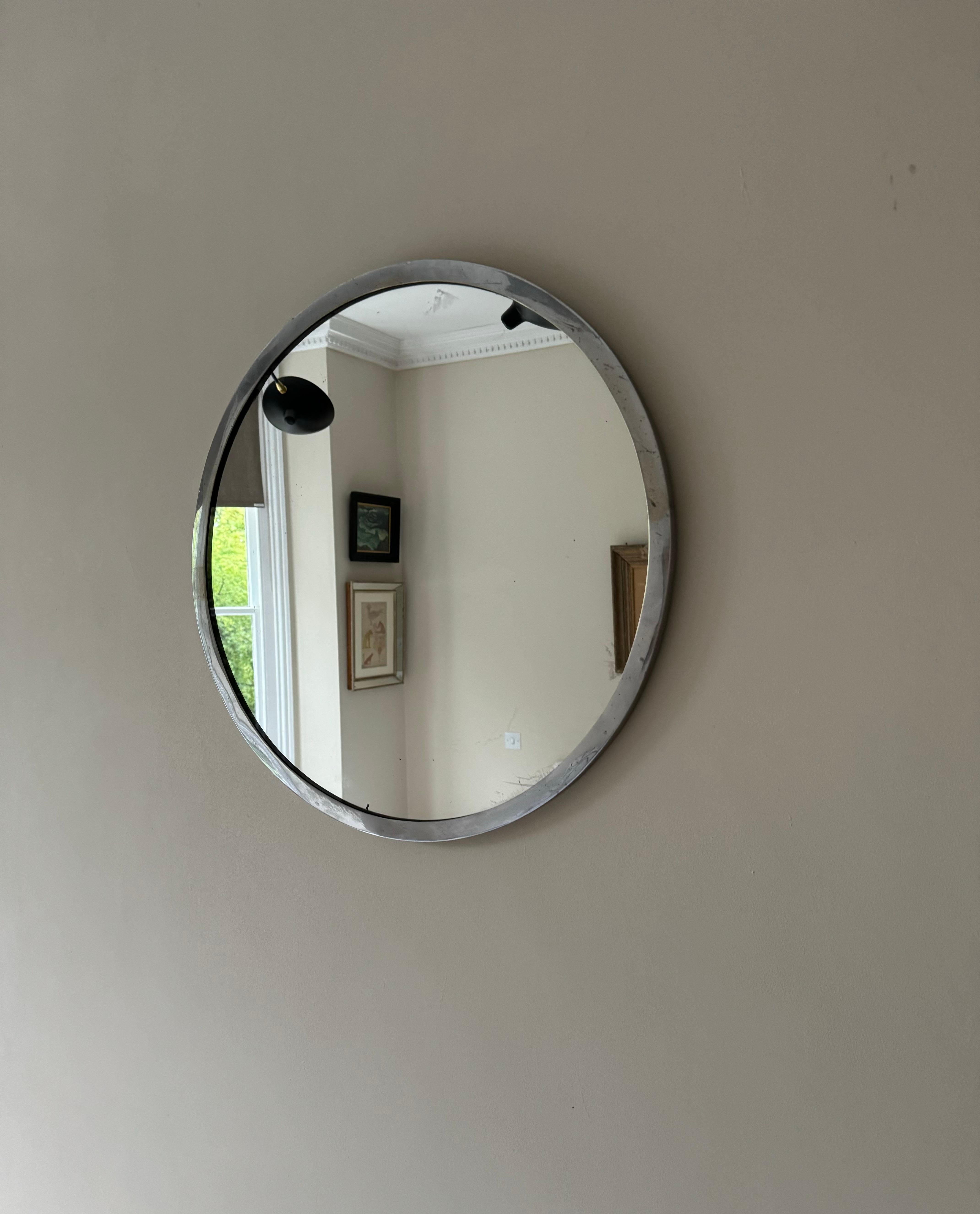 Art Déco Specchio rotondo modernista francese in nichel e ottone in vendita