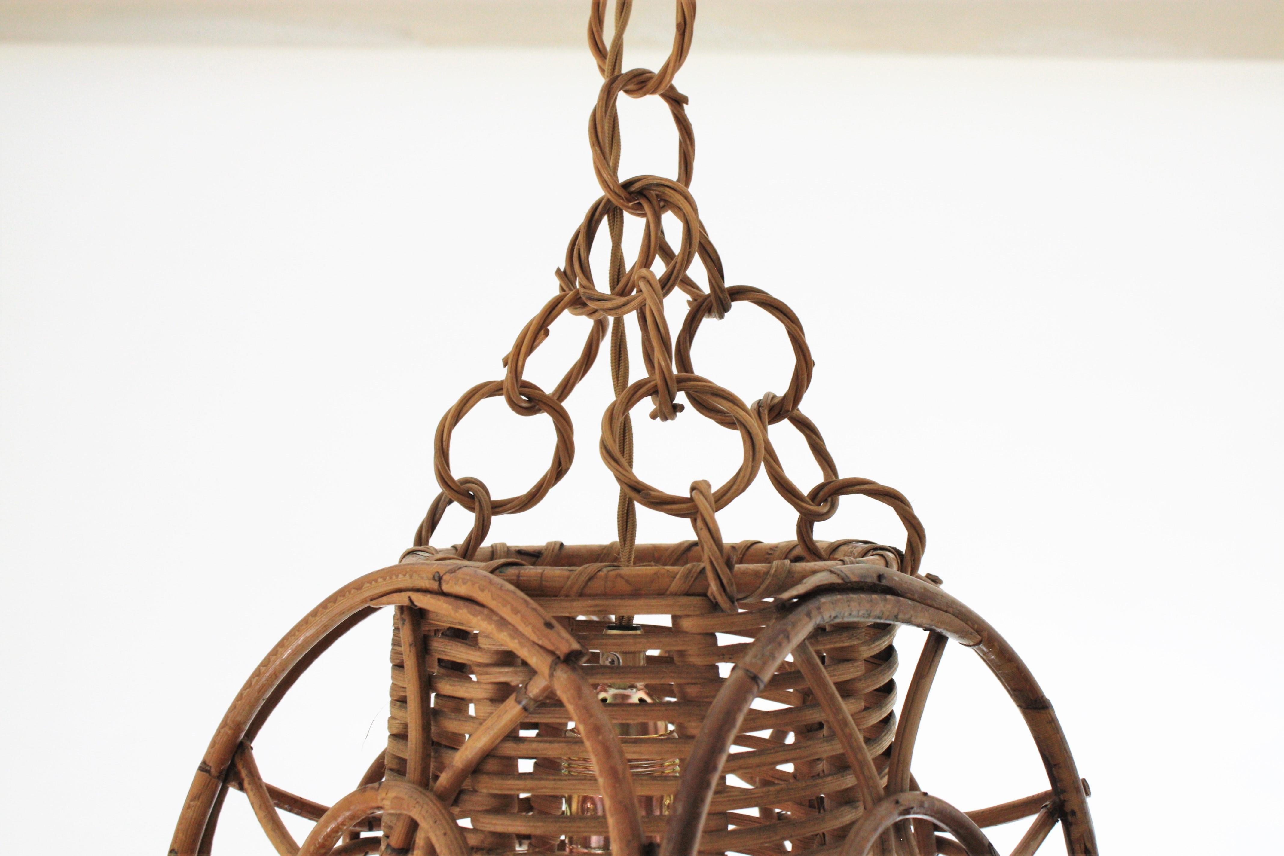 French Modernist Rattan Pendant Hanging Lamp with Circle Decorations For Sale 9