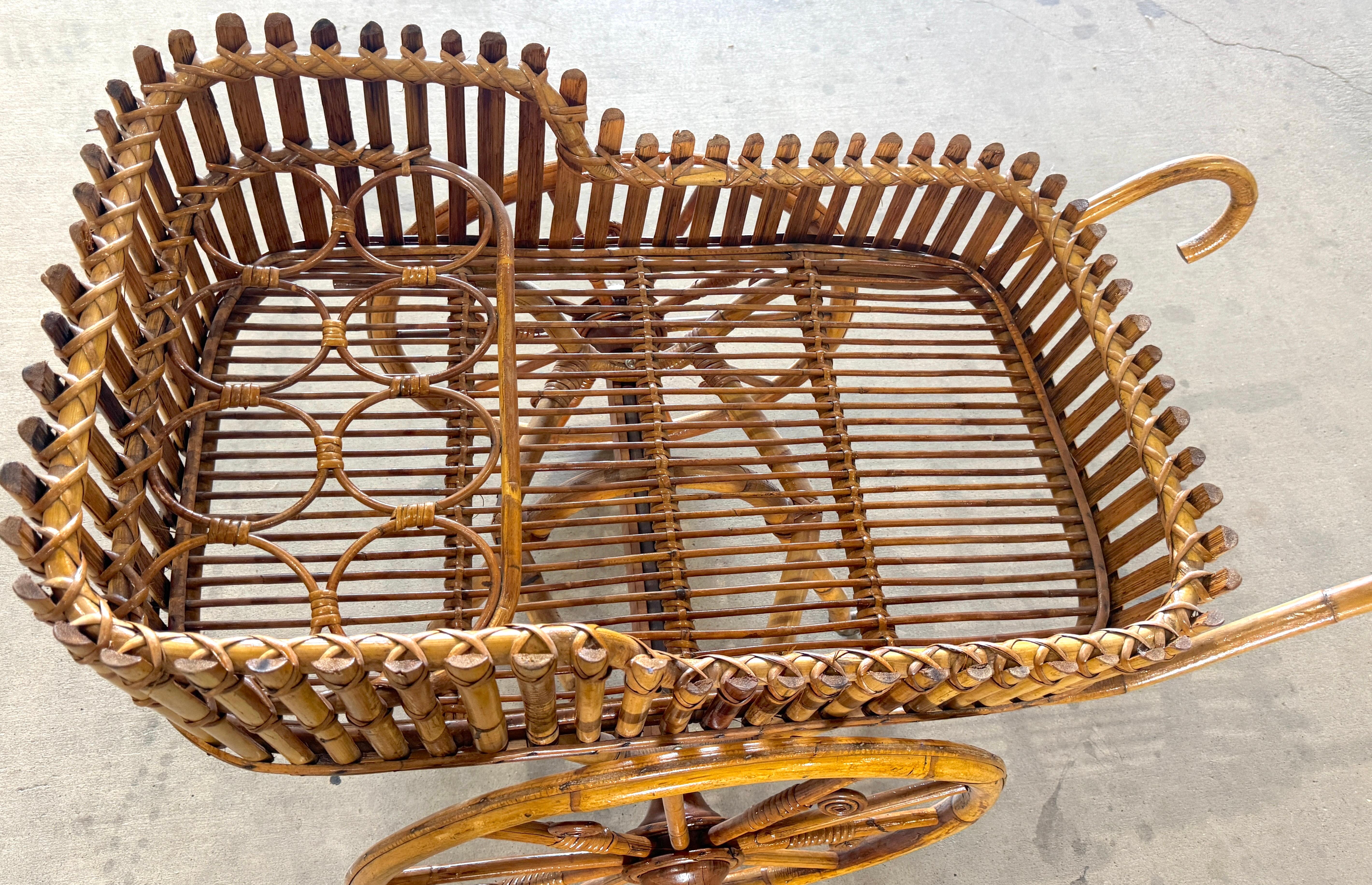 Carrito de bar o de flores de ratán modernista francés con botelleros Francés en venta