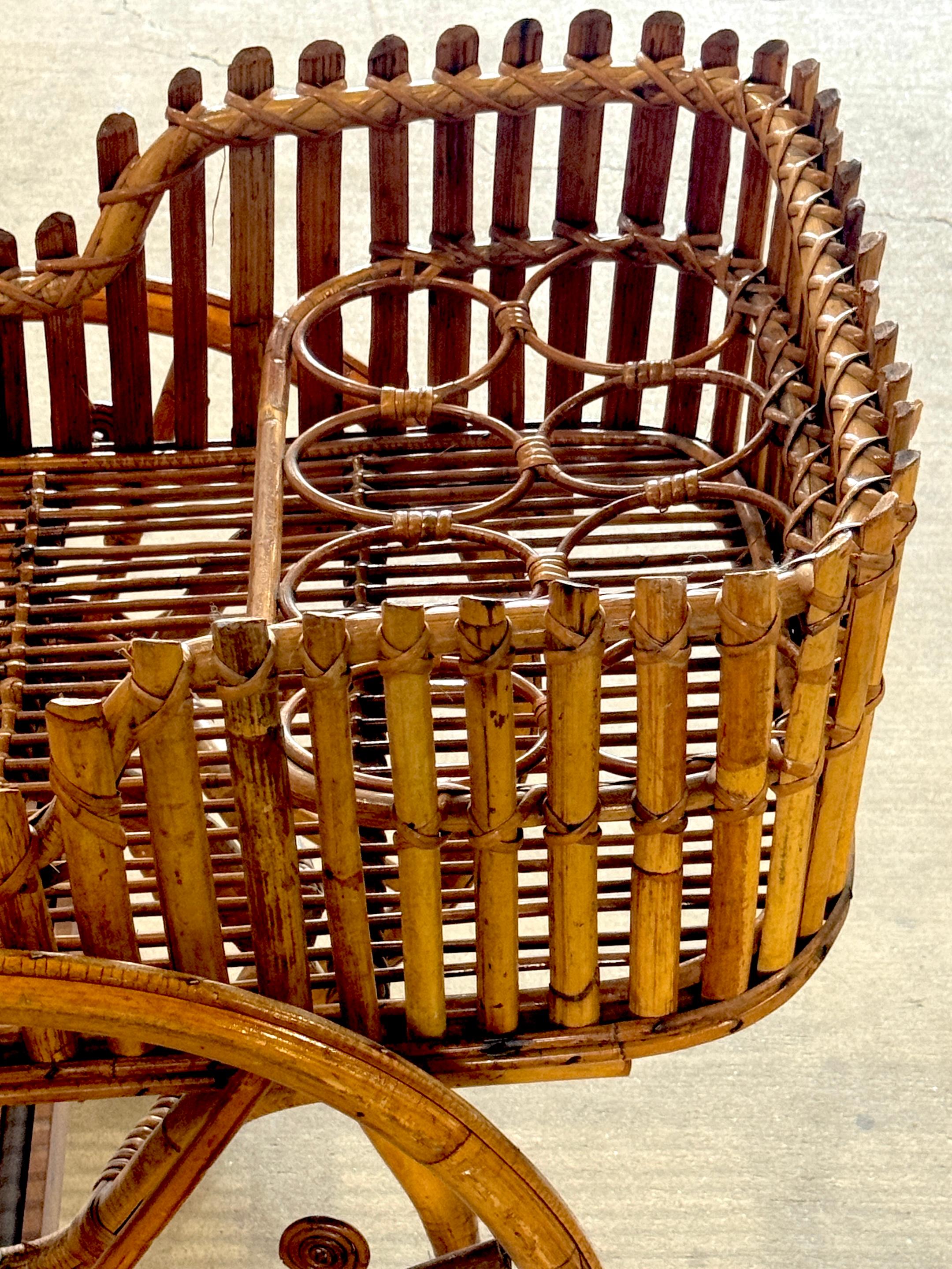 Carrito de bar o de flores de ratán modernista francés con botelleros en venta 1