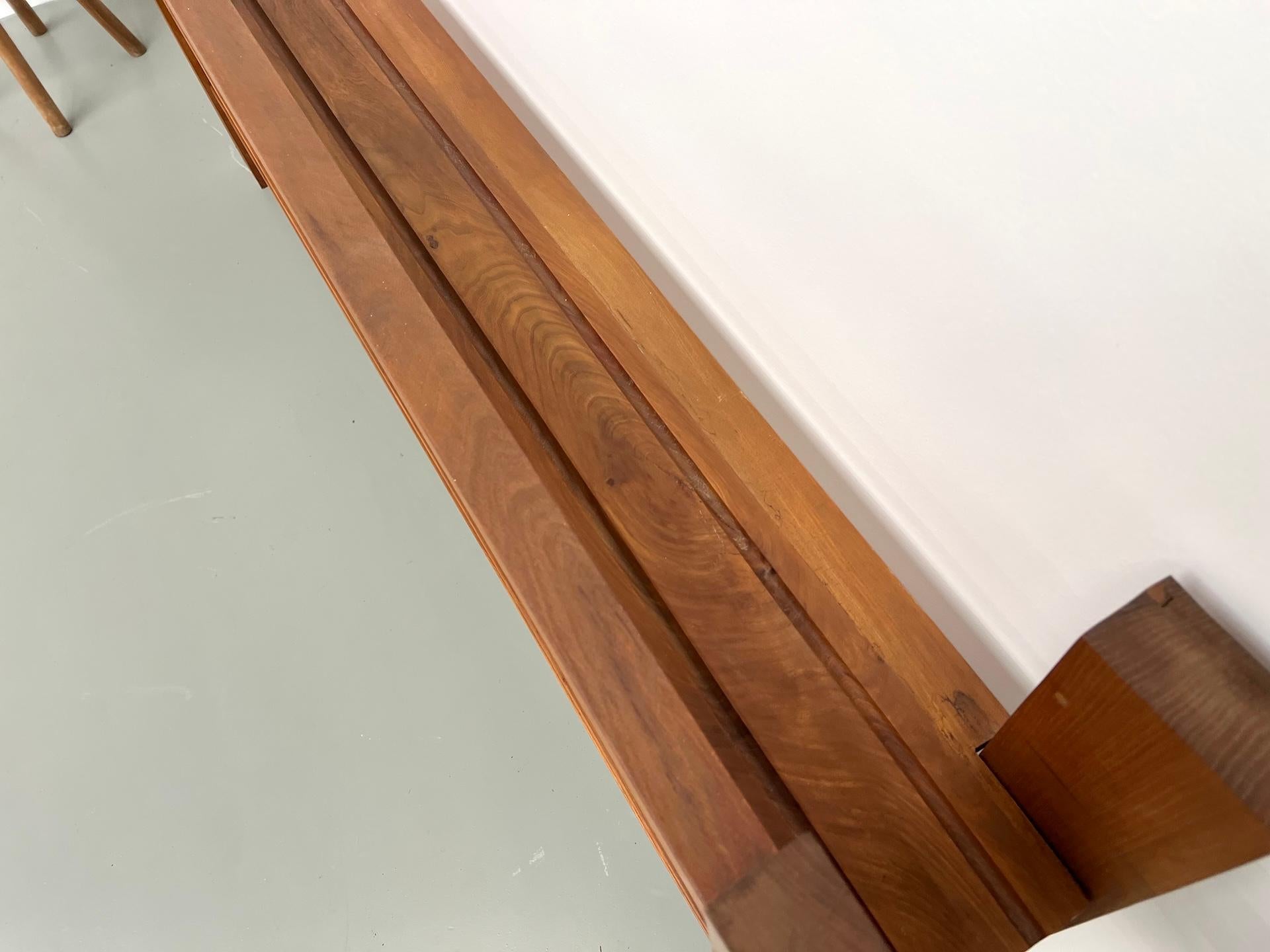 French modernist shelf from the 70s in solid elm For Sale 4