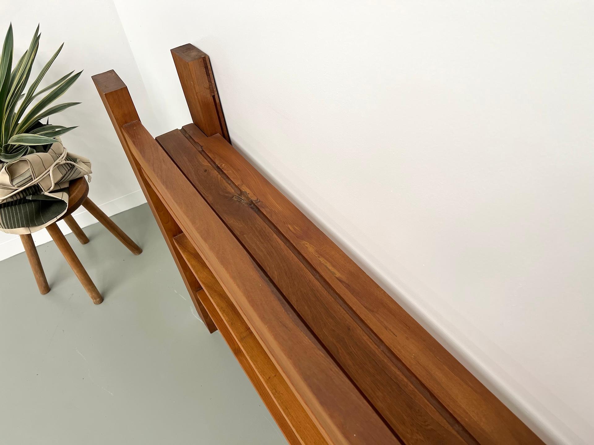 French modernist shelf from the 70s in solid elm For Sale 6