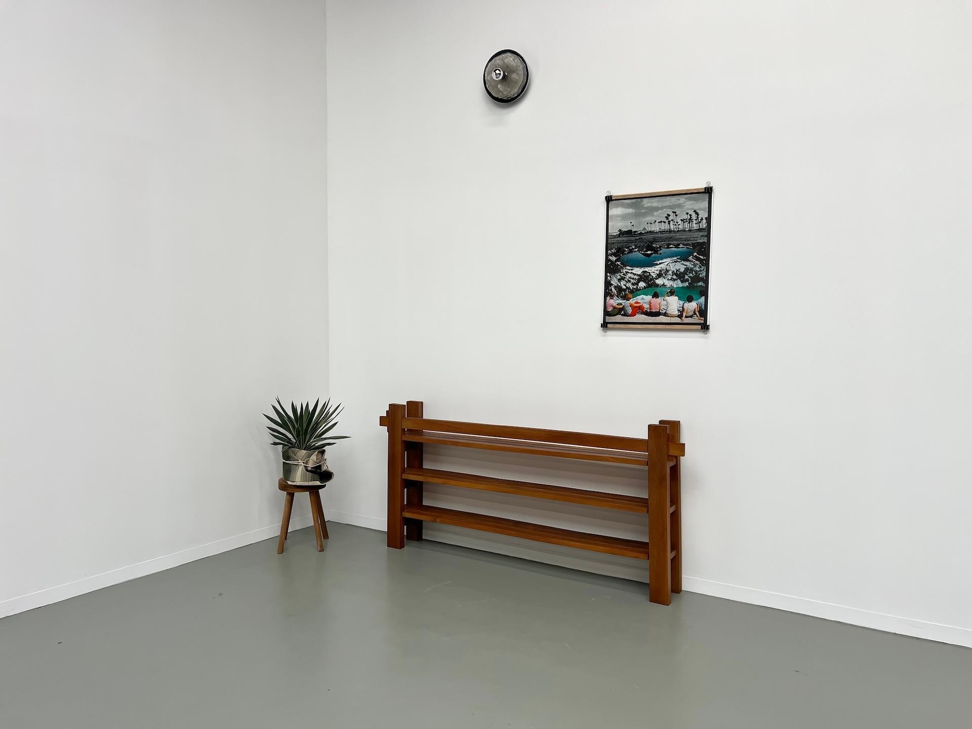 French modernist shelf from the 70s in solid elm For Sale 9
