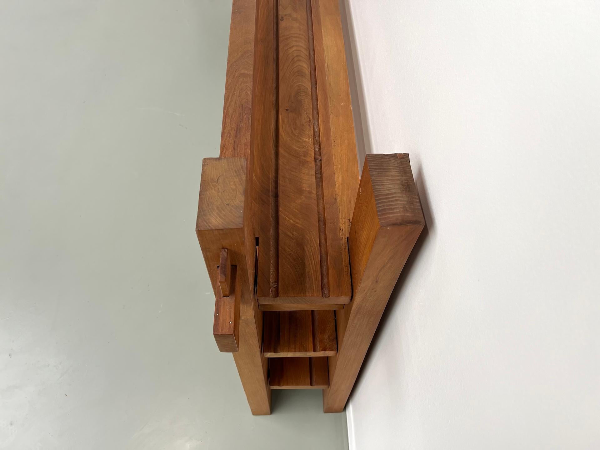 French modernist shelf from the 70s in solid elm For Sale 3
