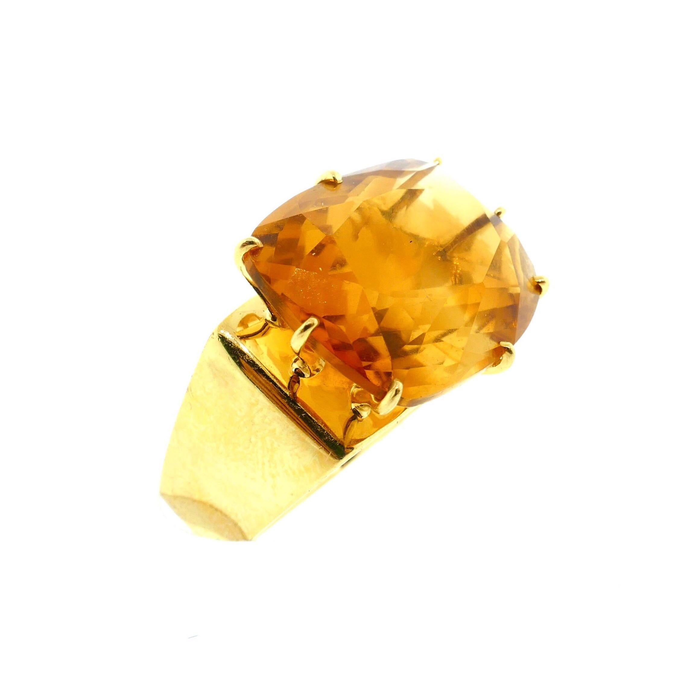 French Modernist Square Shape Yellow Gold, Diamond, And Citrine Ring

This is a beautiful French modernist design ring. It features a 18k yellow gold, a diamond, a sapphire (hidden on the inside of the band), and a gorgeous large citrine.

Size: 5.5
