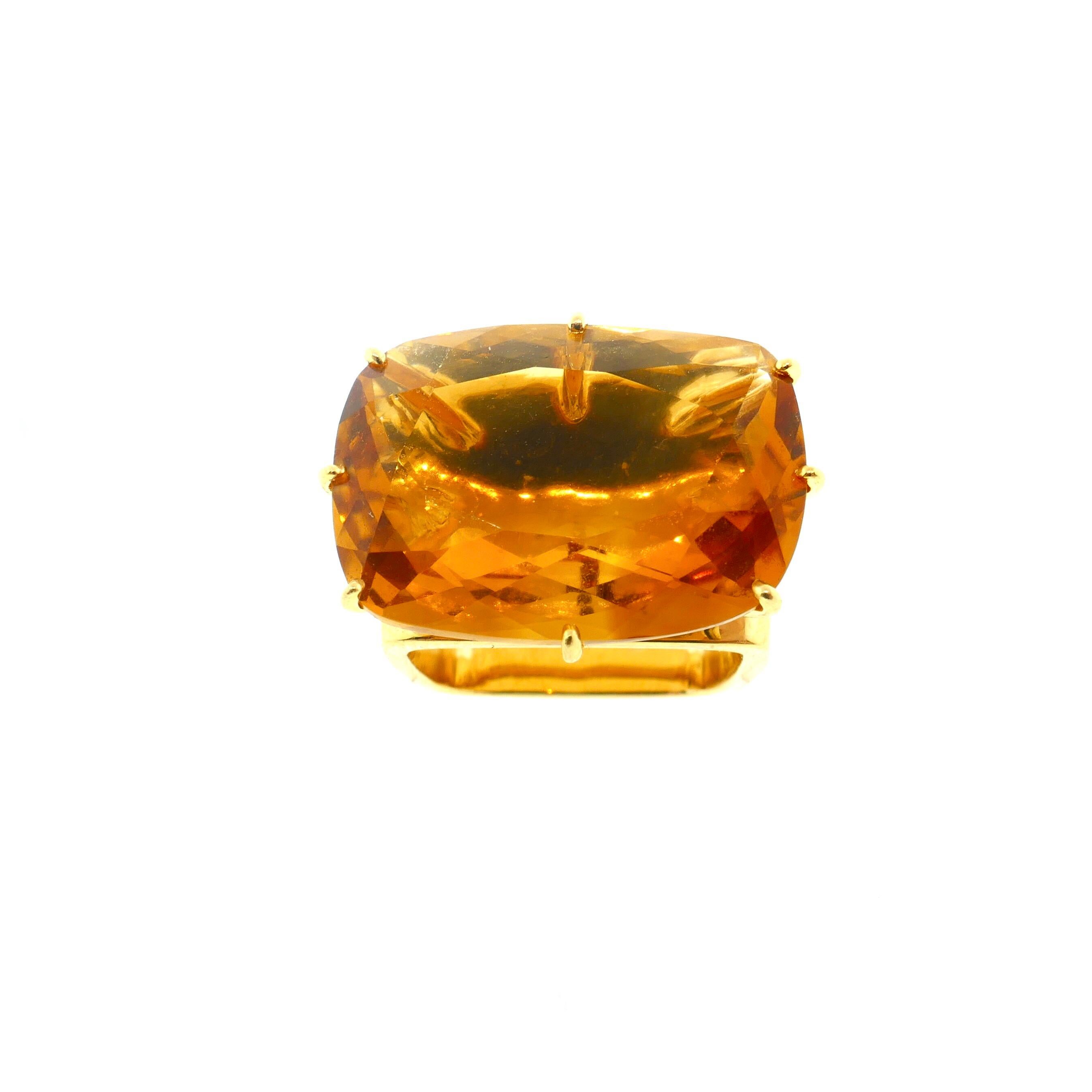 French Modernist Square Shape Yellow Gold, Diamond and Citrine Ring In Good Condition In Beverly Hills, CA