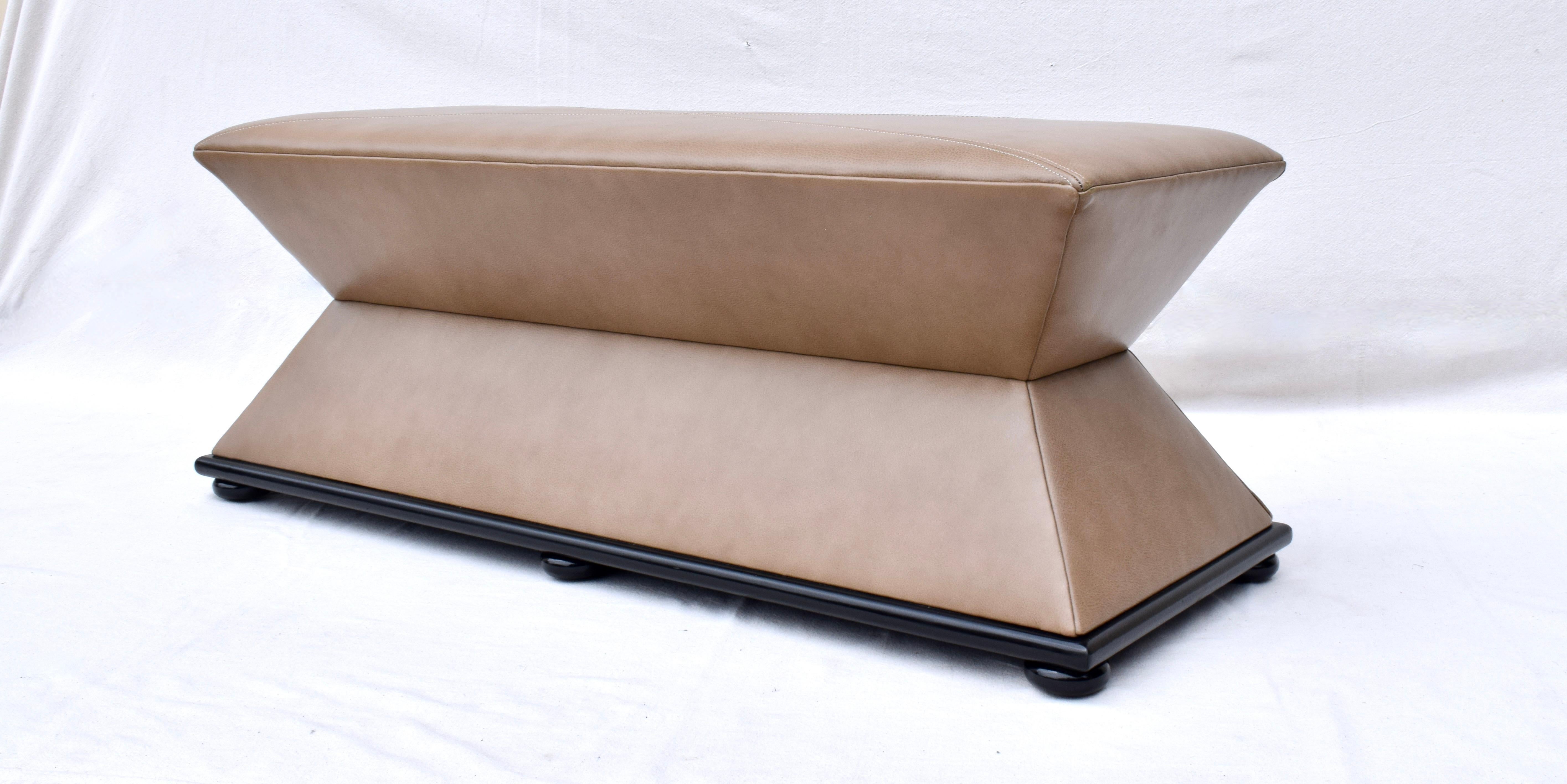 French Modernist Style Leather Hourglass Bench Ottoman In Good Condition For Sale In Southampton, NJ