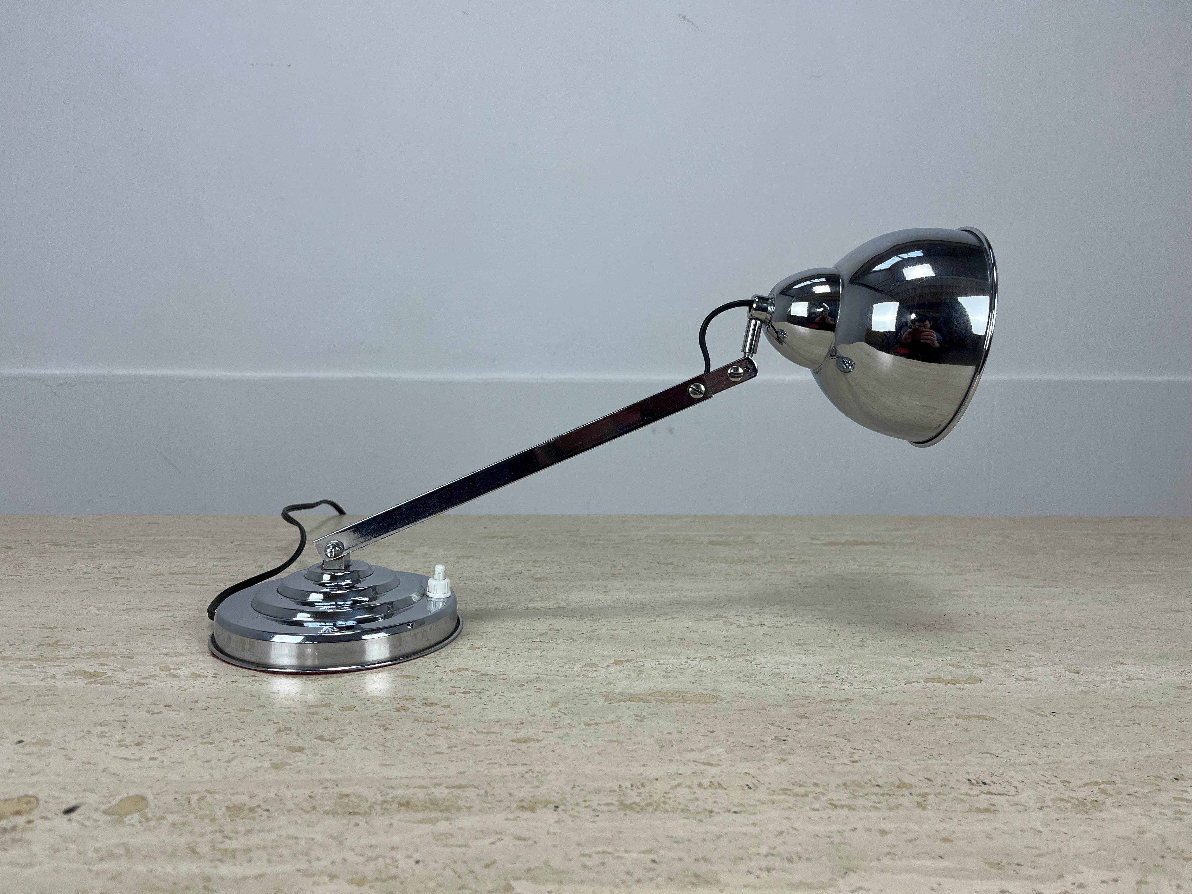 Lampe de table moderniste française, métal chromé Art Déco, 1930 1940 Bon état - En vente à BELFORT, FR