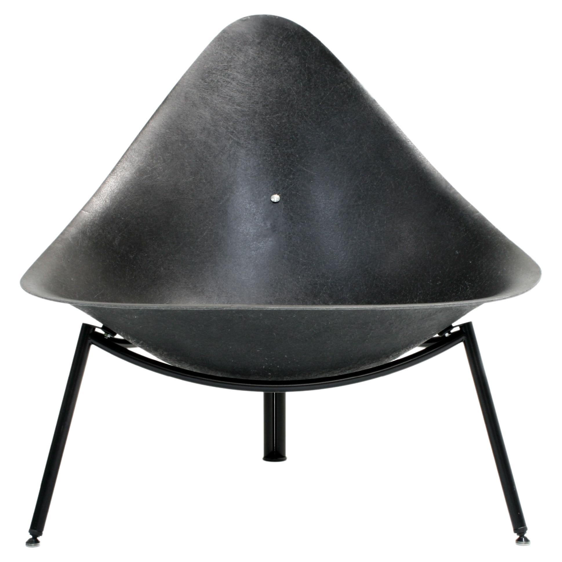 French Modernist Tripod Fiberglass Lounge Chair by Ed Mérat