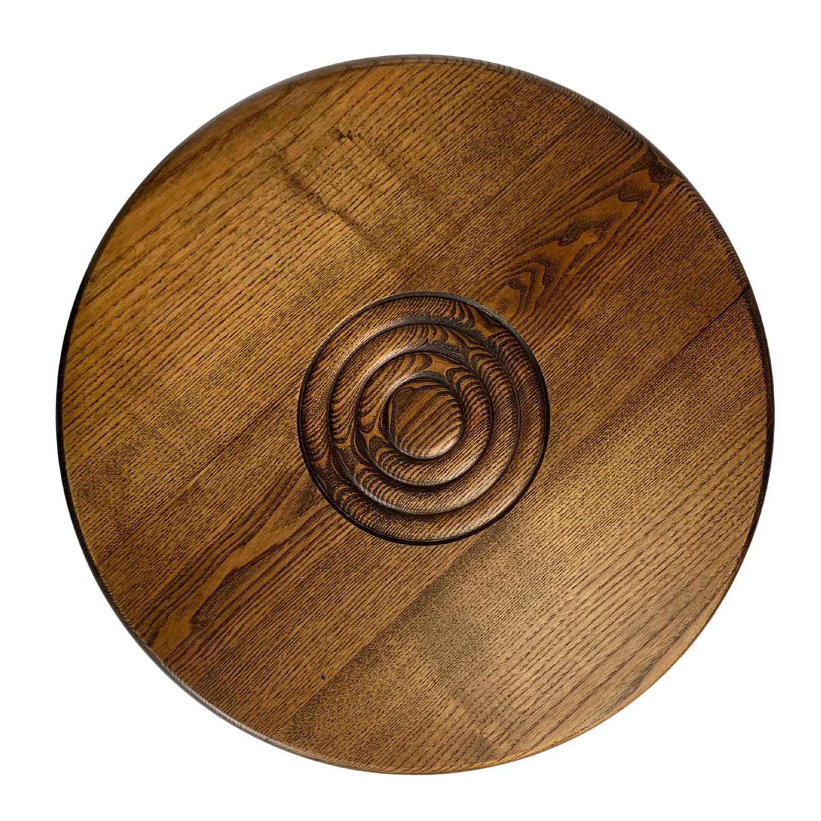 Gorgeous breton or basque side table with bobbin legs in great condition with no real flaws to mention. A perfect addition to any interior. The legs can easily be unscrewed for safer and more affordable shipping.