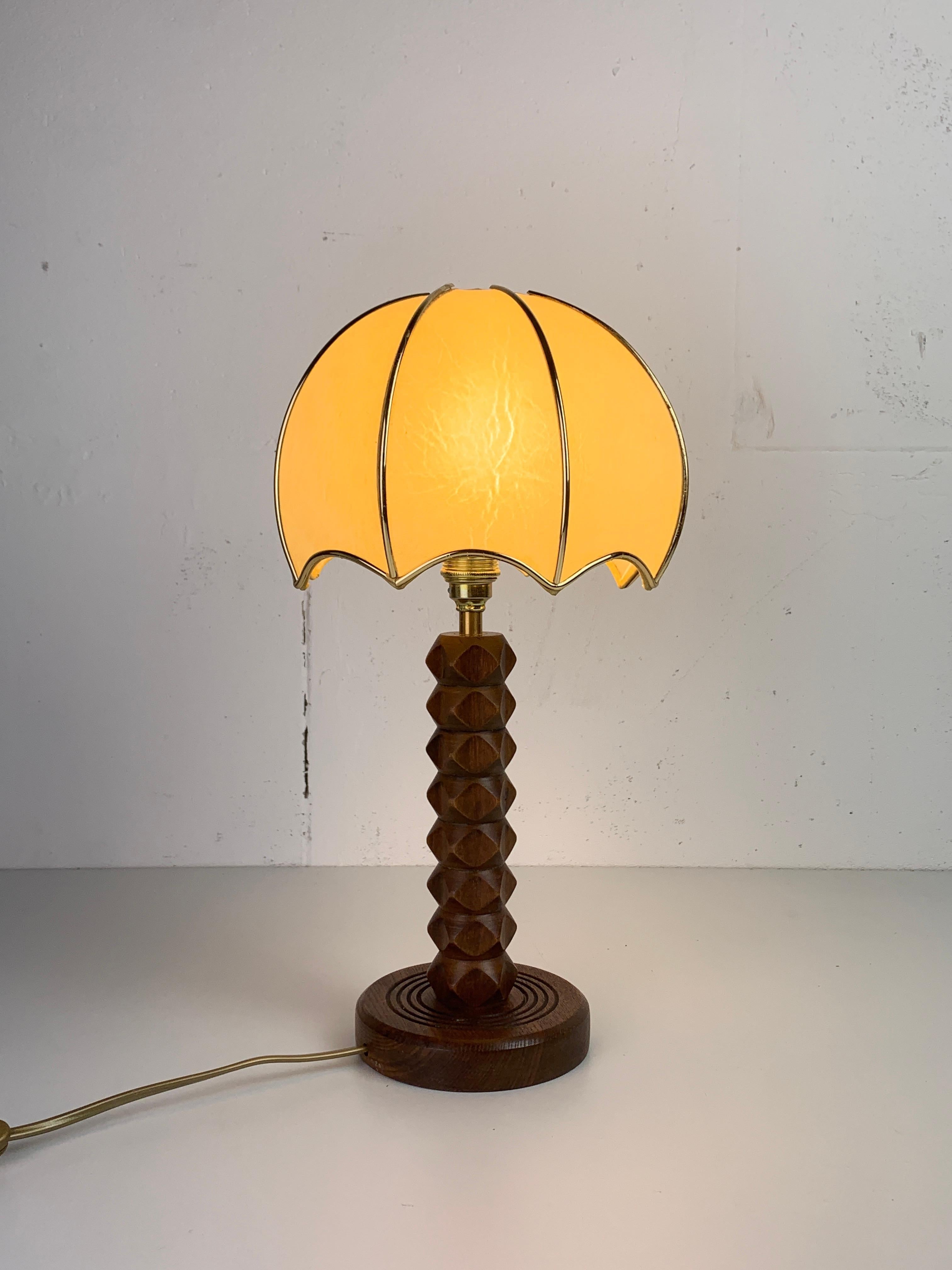 Lámpara de sobremesa modernista francesa de madera torneada en forma de seta, años 50 Art Decó en venta