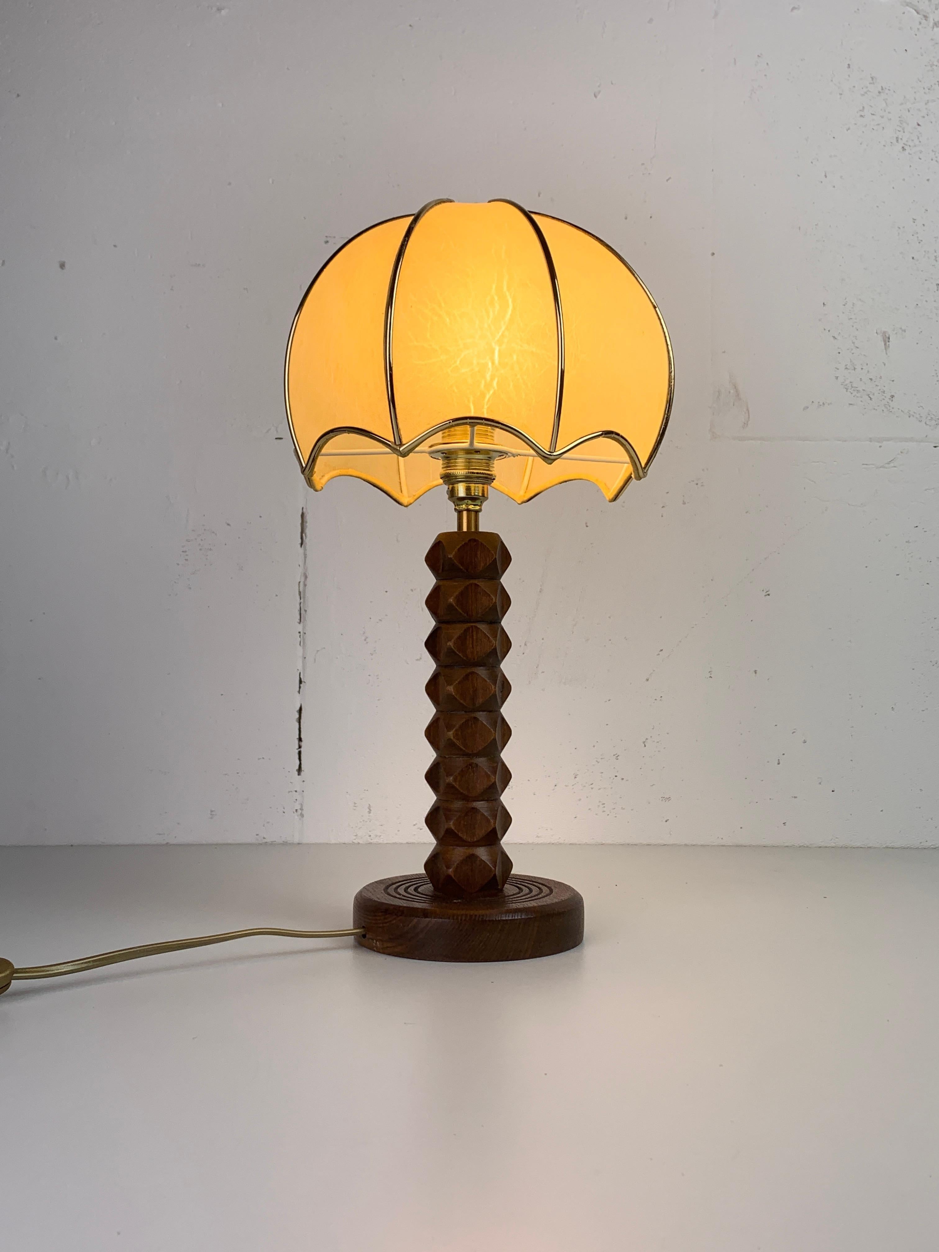 Lámpara de sobremesa modernista francesa de madera torneada en forma de seta, años 50 Francés en venta