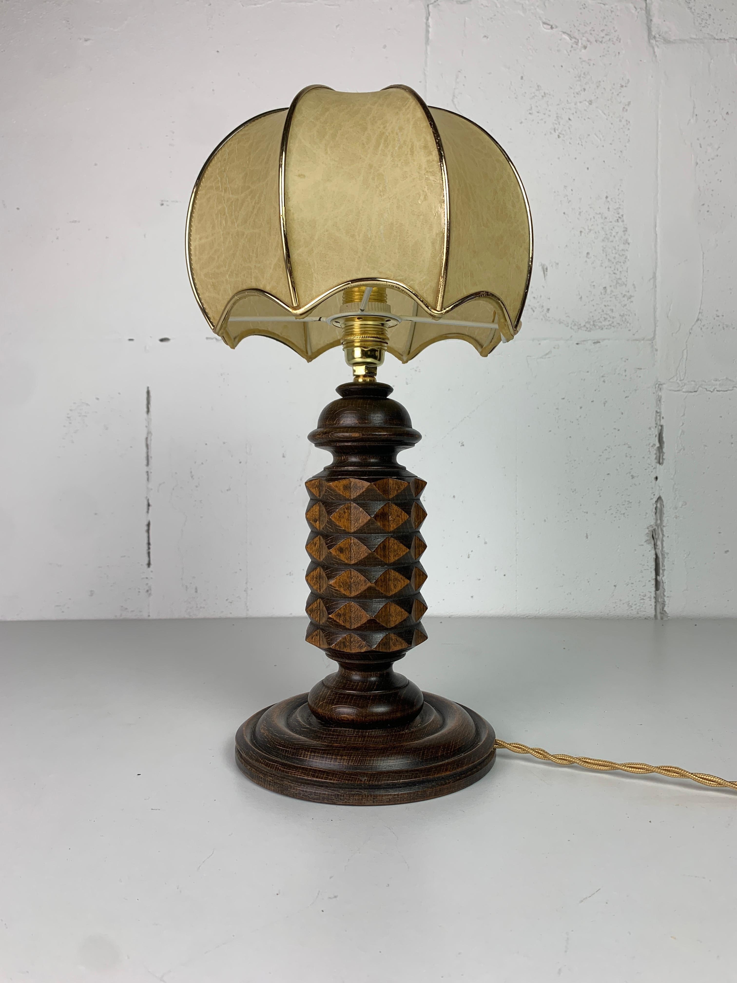 Lampe de table cocon champignon moderniste française en bois tourné, années 1950. Bon état - En vente à Zaandam, NL