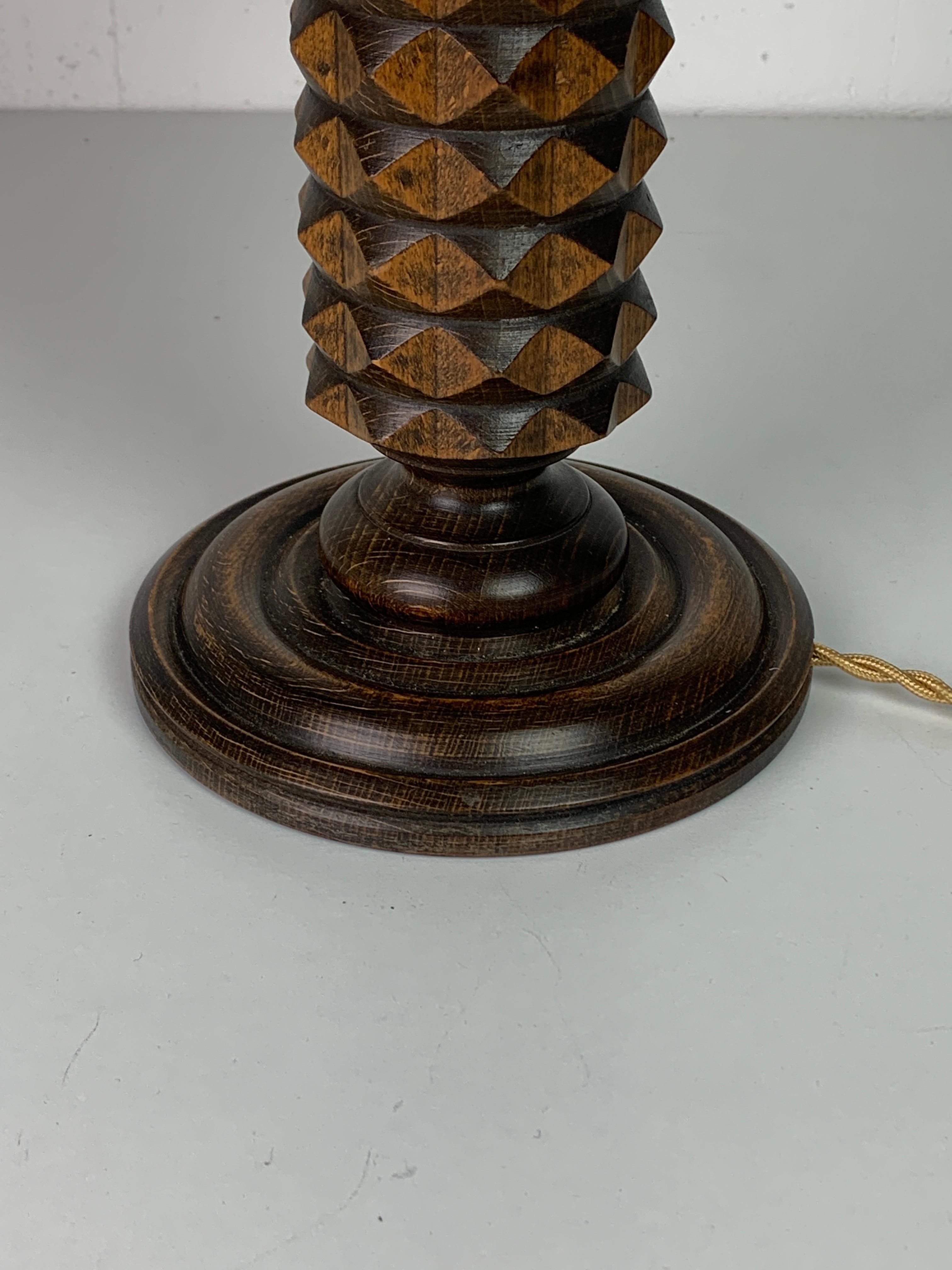 Milieu du XXe siècle Lampe de table cocon champignon moderniste française en bois tourné, années 1950. en vente