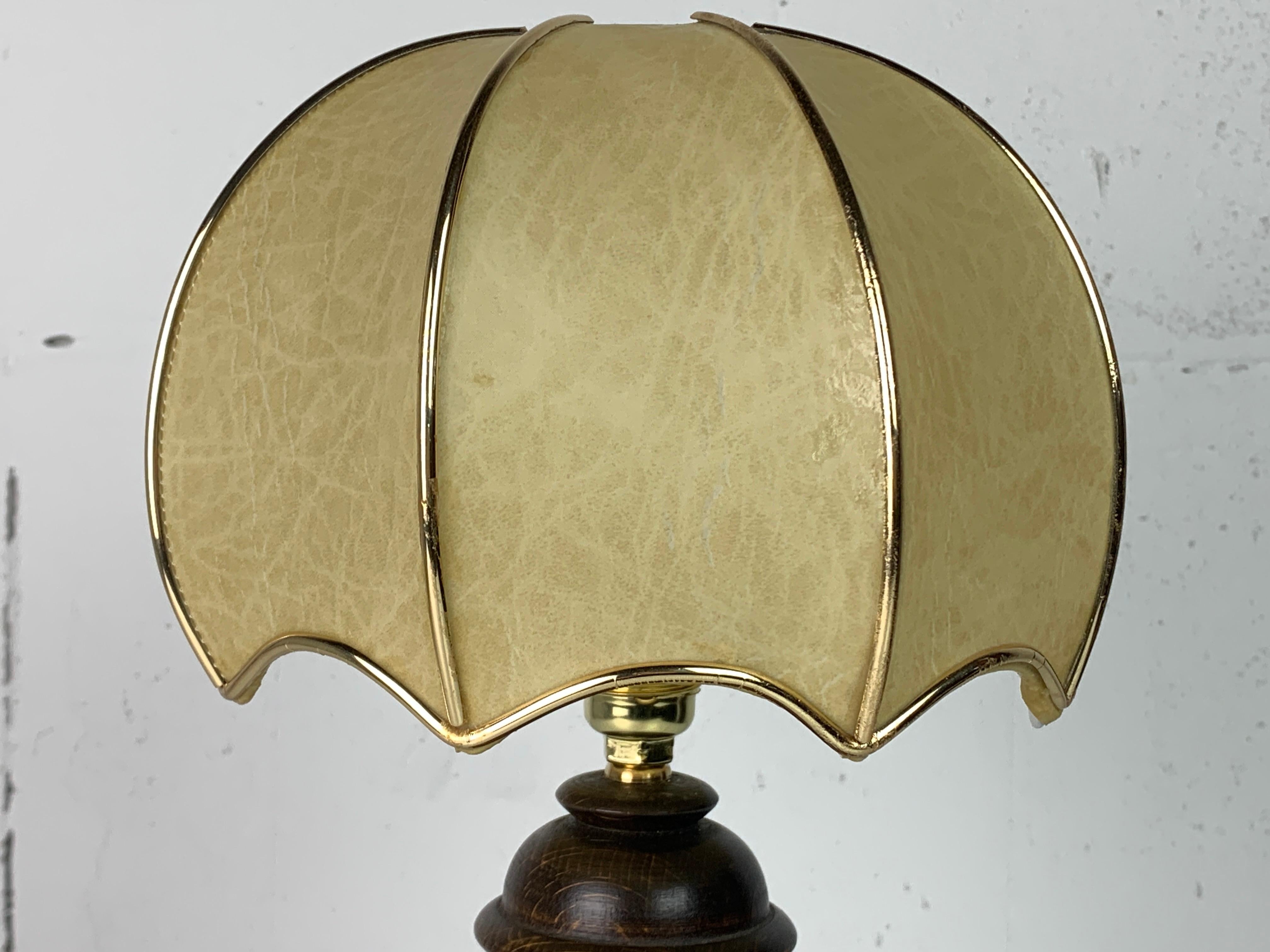 Lampe de table cocon champignon moderniste française en bois tourné, années 1950. en vente 1