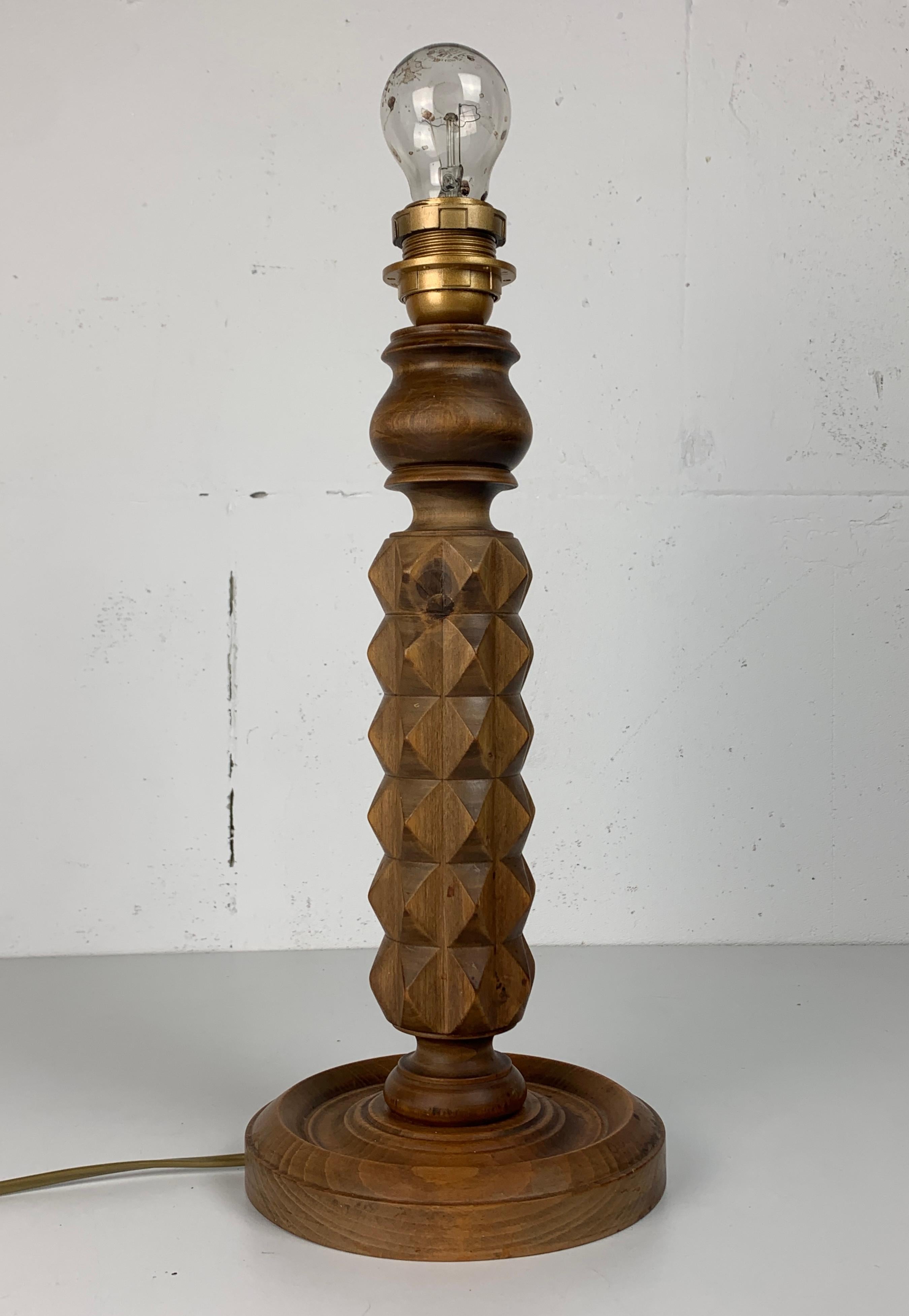 Turned French modernist wood turned table lamp in the style of Charles Dudouyt, 1940s