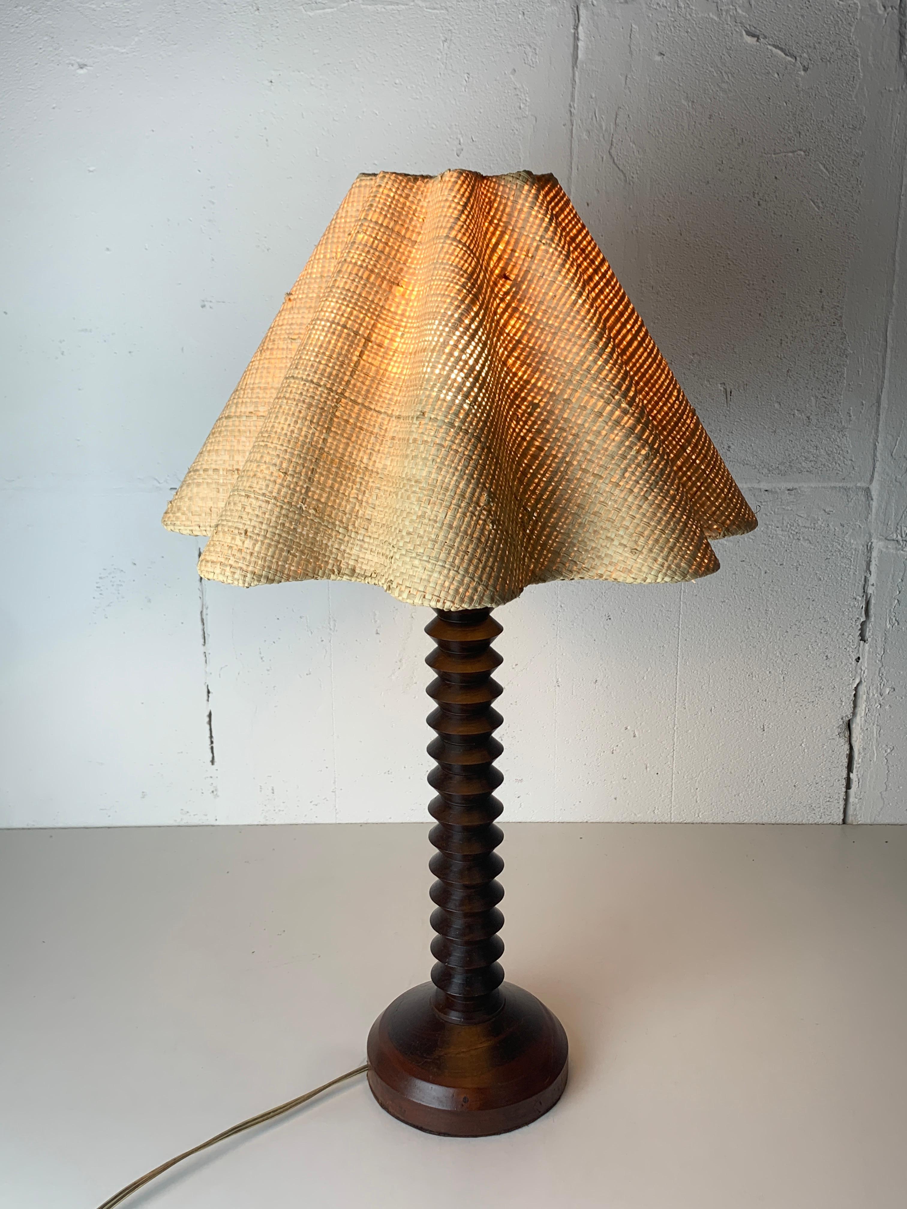 Lampe de table moderniste française en bois tourné dans le style de Charles Dudouyt, années 1950 en vente 6