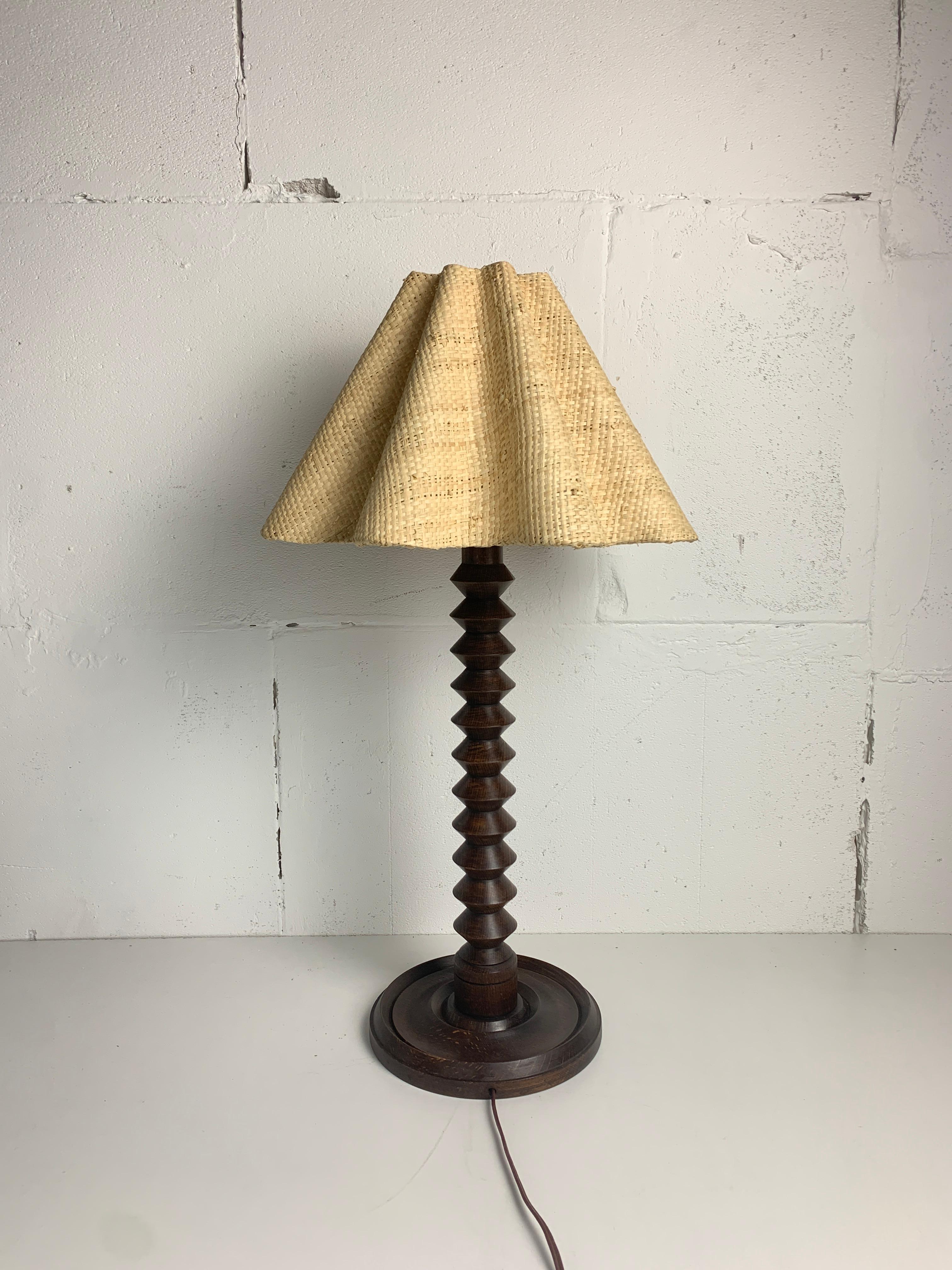 Lampe de table moderniste française en bois tourné dans le style de Charles Dudouyt, années 1950 en vente 7