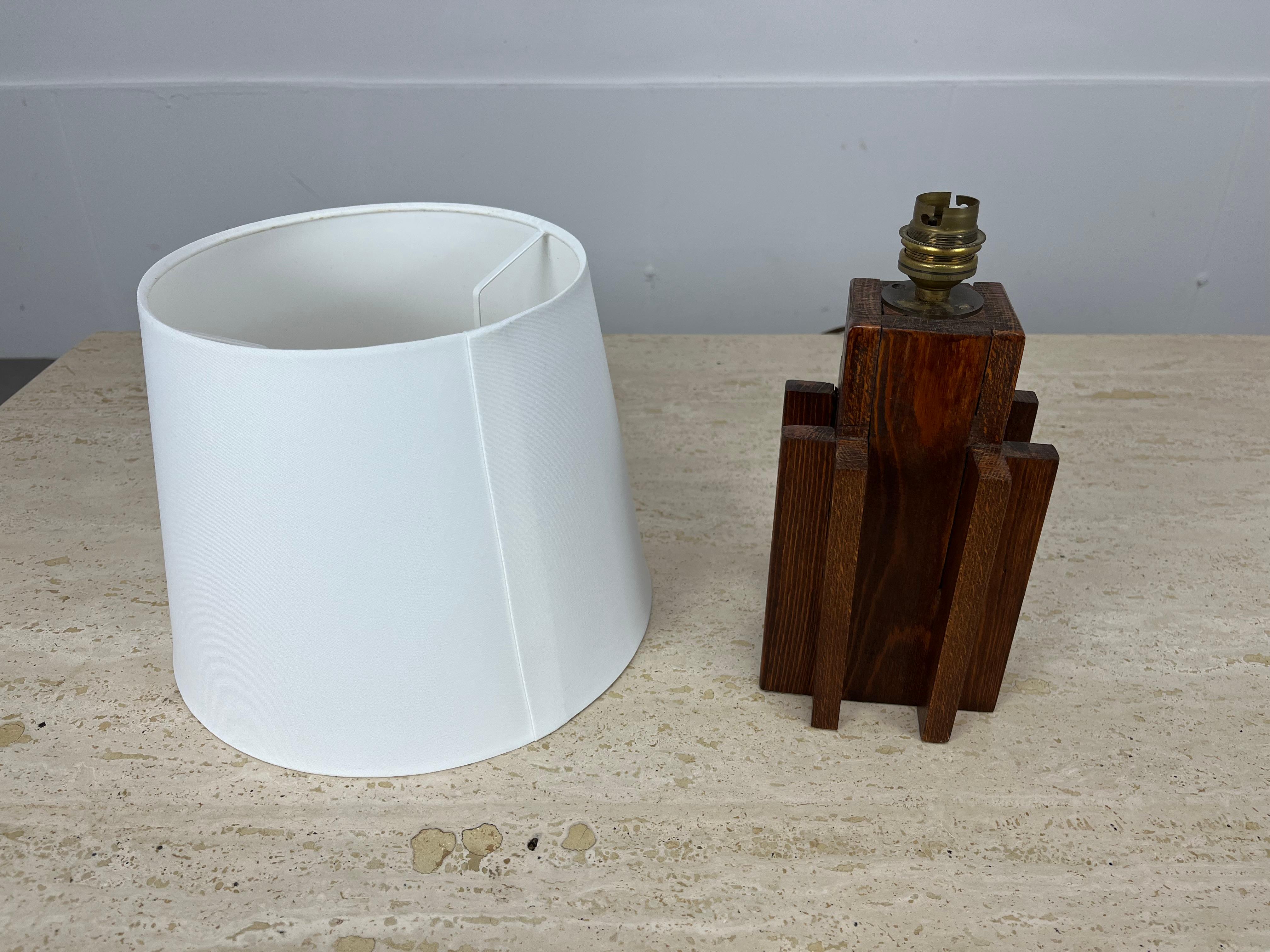 Lampe de table moderniste française en bois, Art déco, 1930 1940 en vente 4