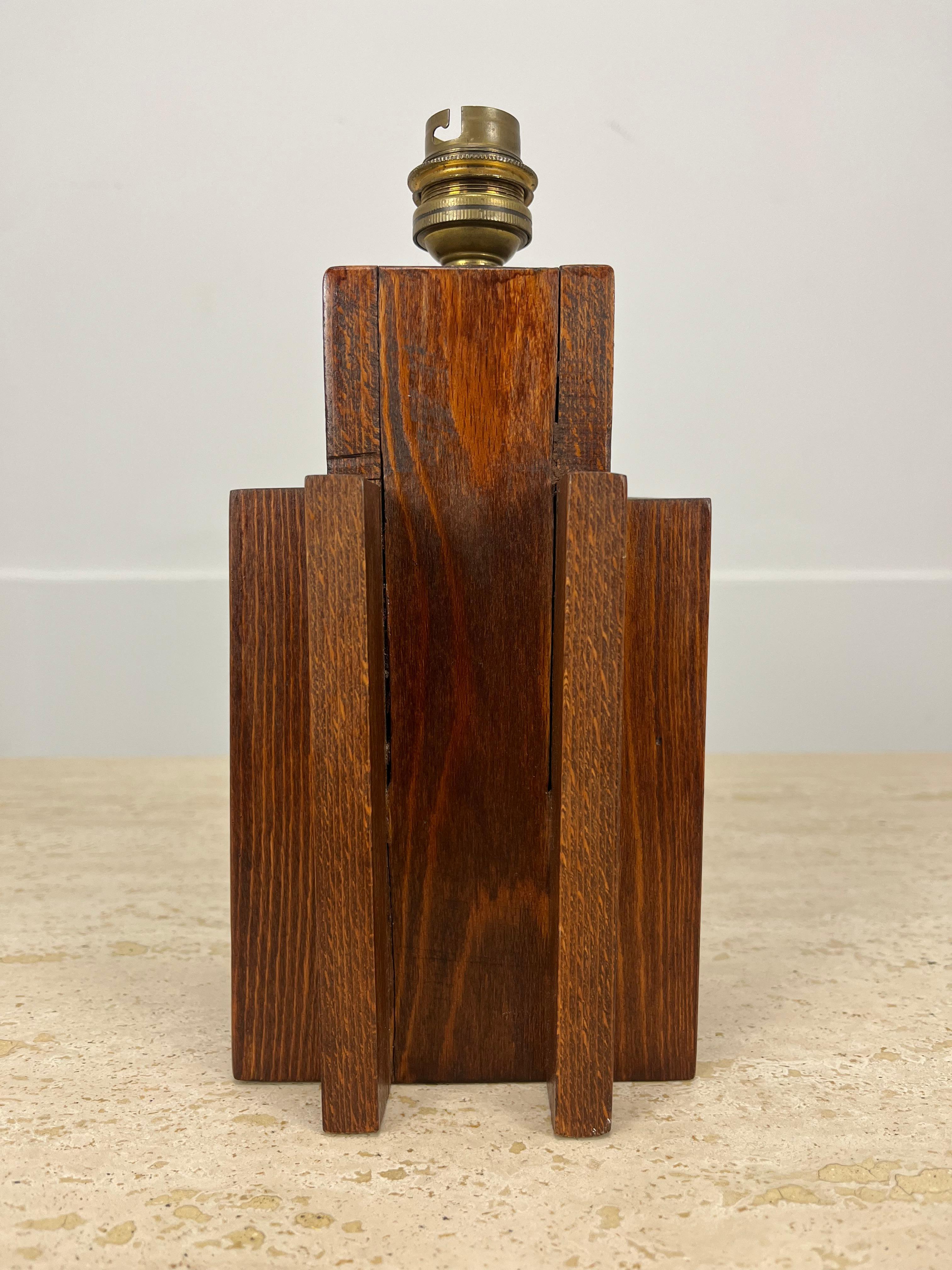 Lampe de table moderniste française en bois, Art déco, 1930 1940 en vente 9
