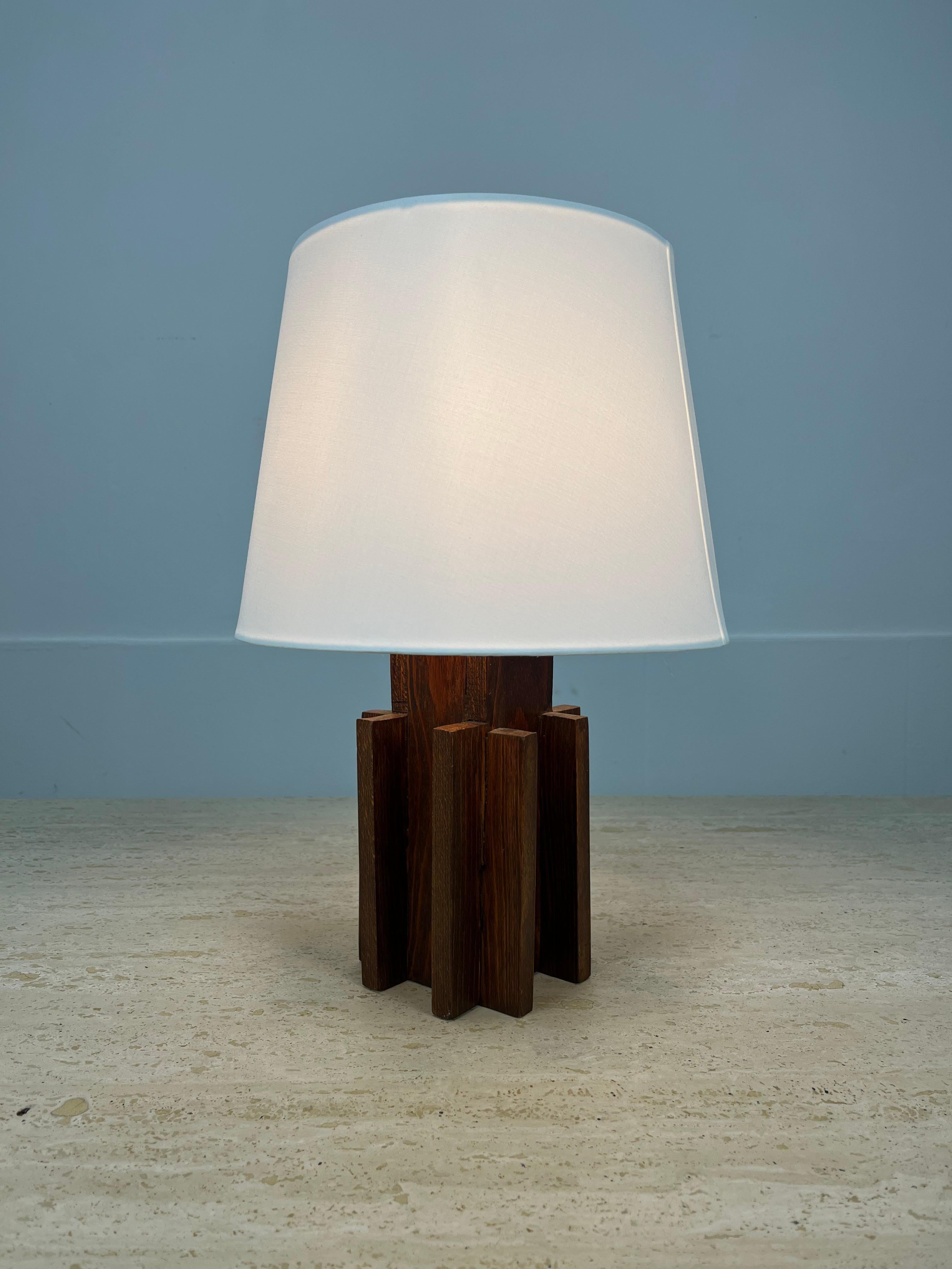 Lampe de table moderniste française en bois, Art déco, 1930 1940 en vente 2