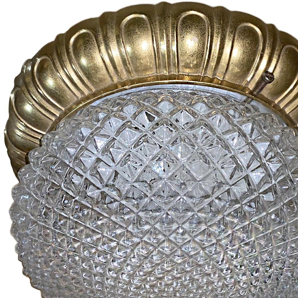 Luminaire français en verre moulé Bon état - En vente à New York, NY