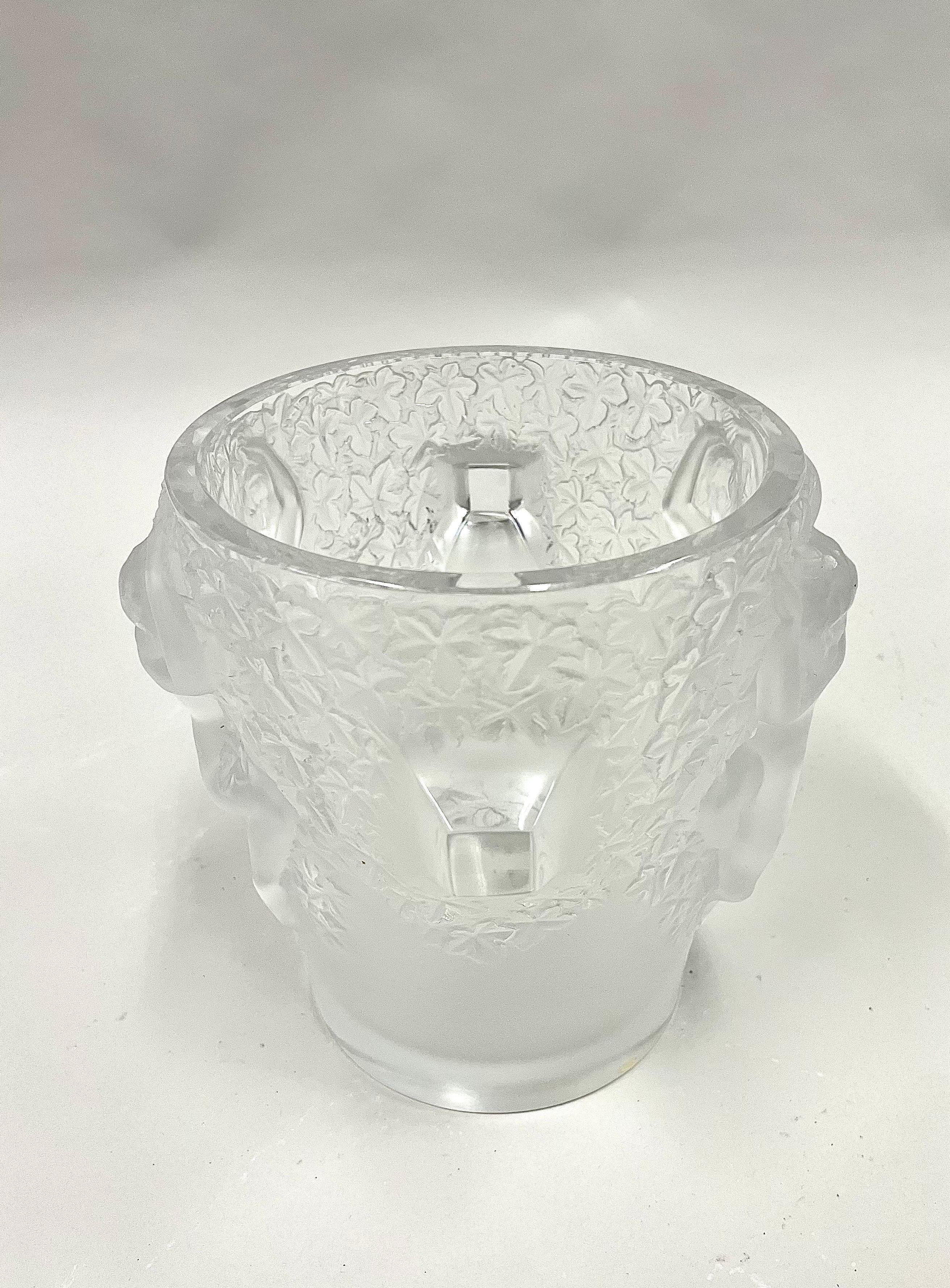 Cubitera de Champán de Cristal Moldeado y Pulido, Ganímedes,  Lalique Hecho a mano en venta