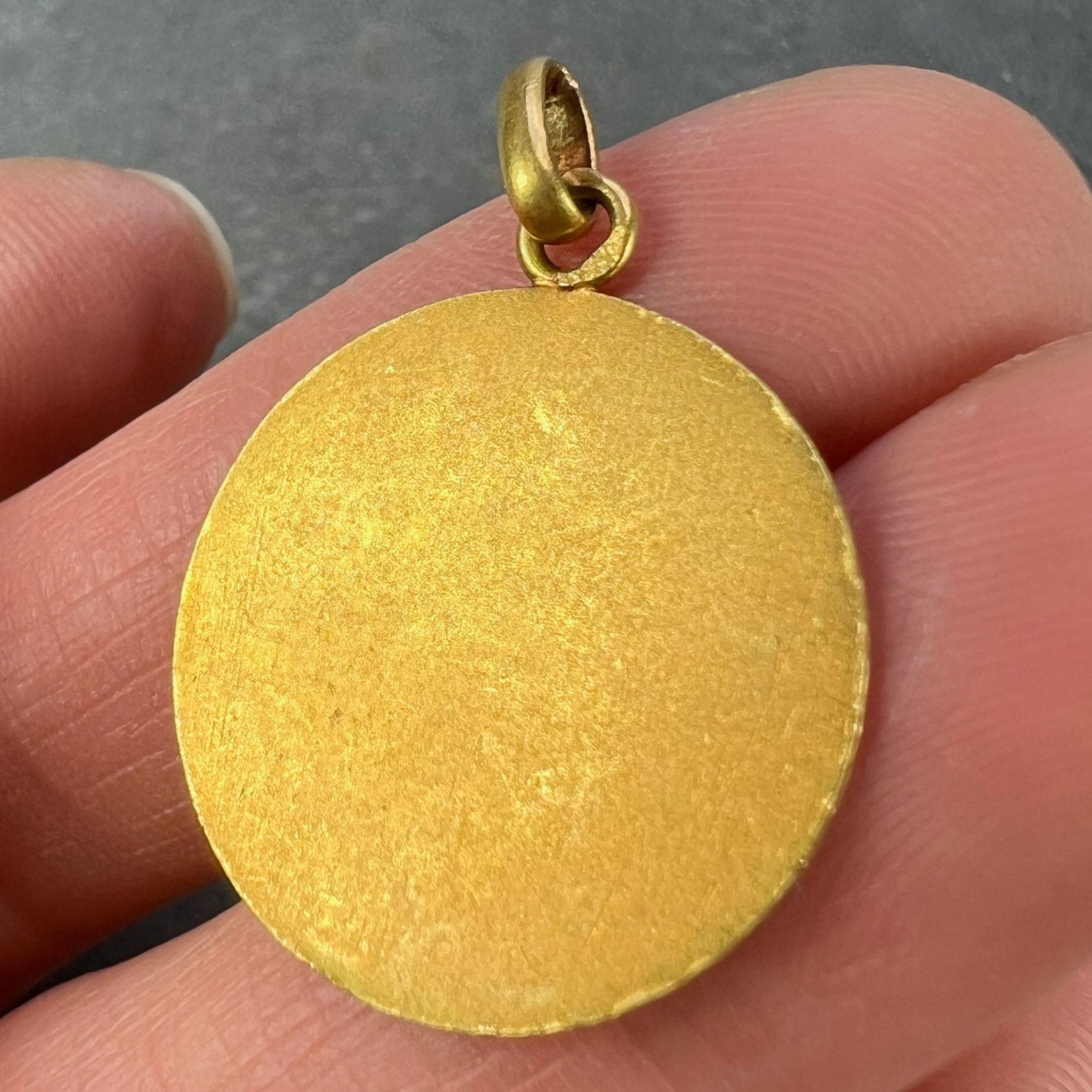 French Monet Virgin Mary 18K Yellow Gold Medal Pendant For Sale 3
