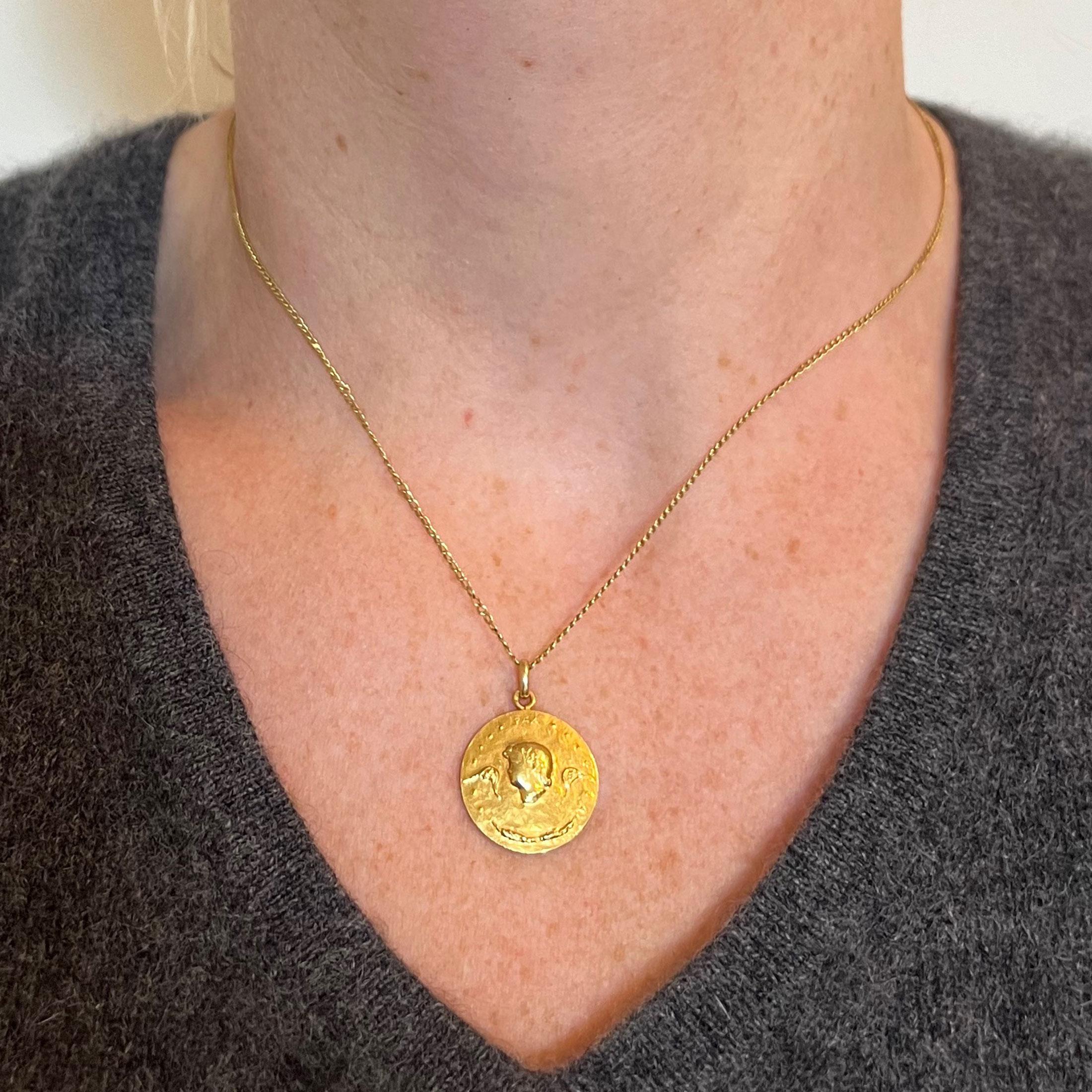 Women's or Men's French Monnaie De Paris 18k Yellow Gold Angel of Peace Medal Pendant For Sale