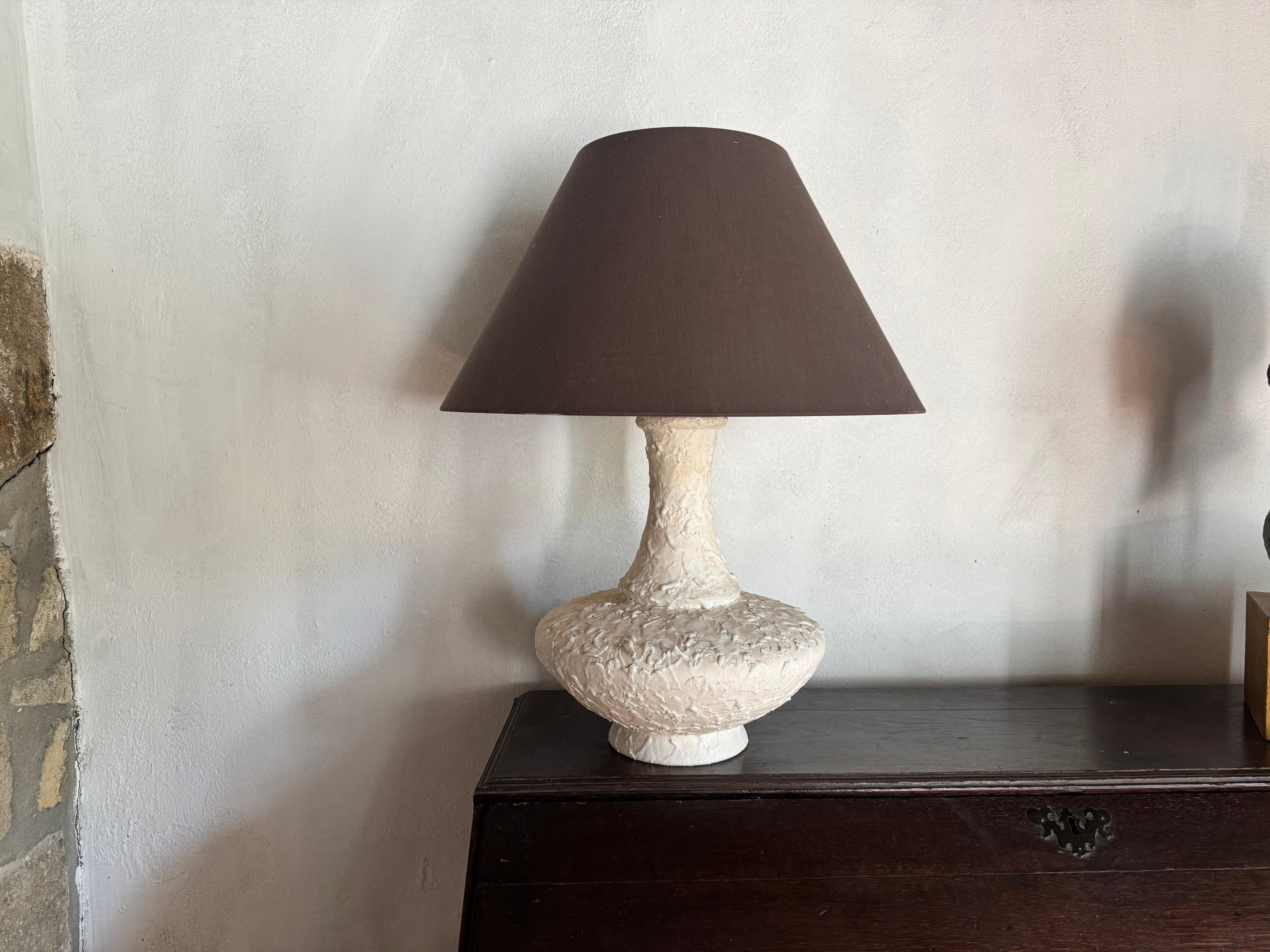 Appliqué French mottled glazed 1970’s white lamp For Sale
