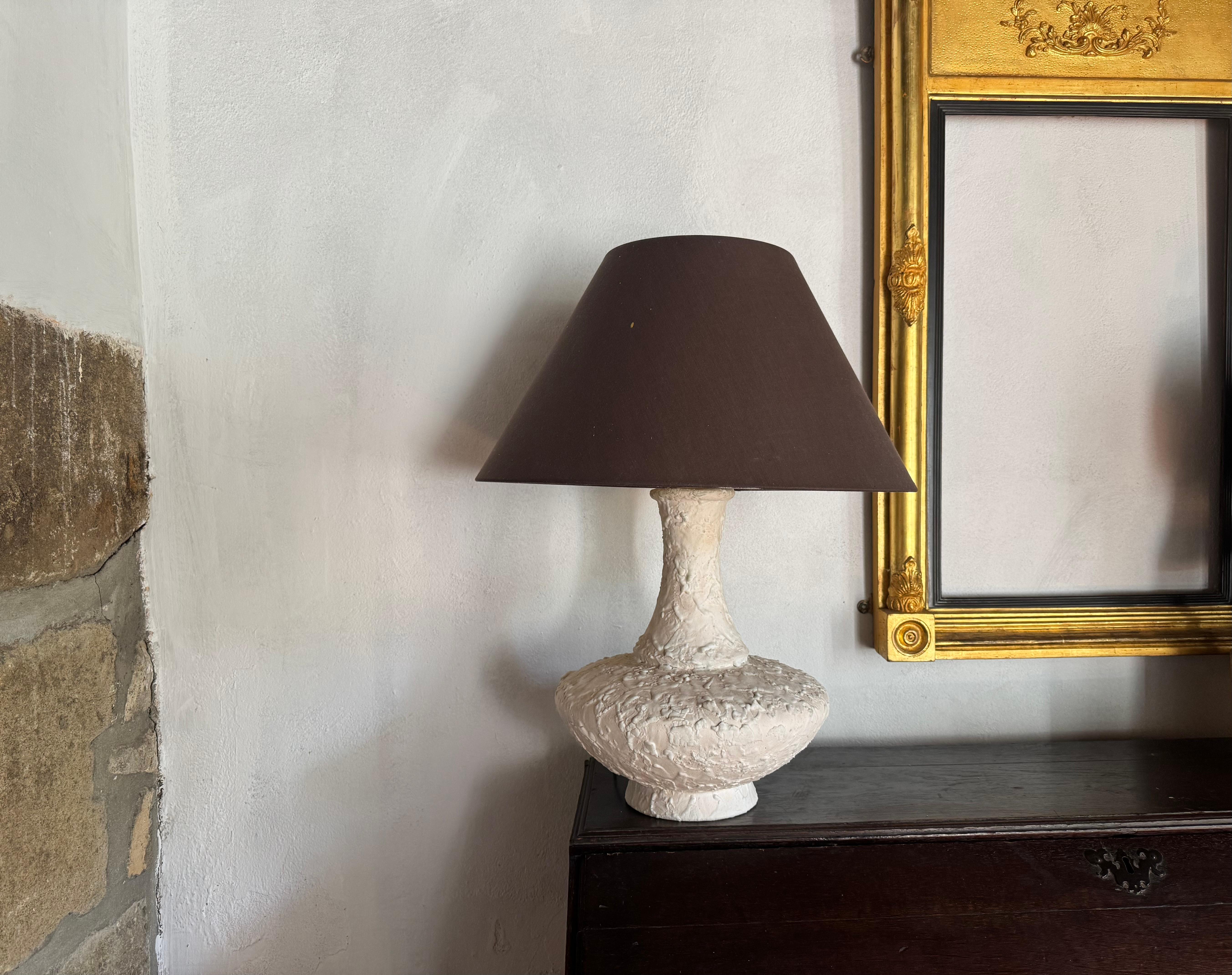 French mottled glazed 1970’s white lamp In Good Condition For Sale In London, GB