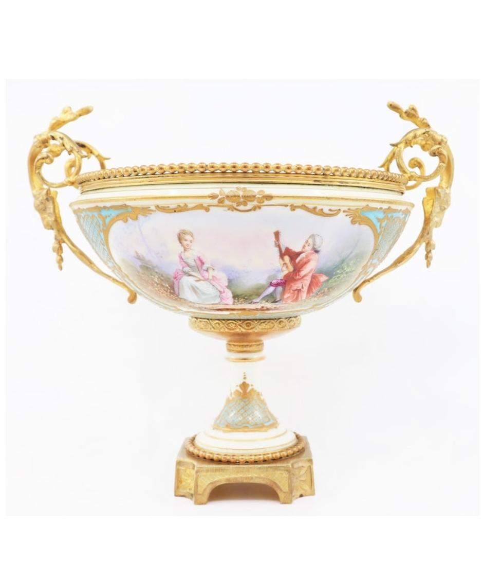 French Mounted Porcelain Centerpiece In Good Condition For Sale In Lantau, HK