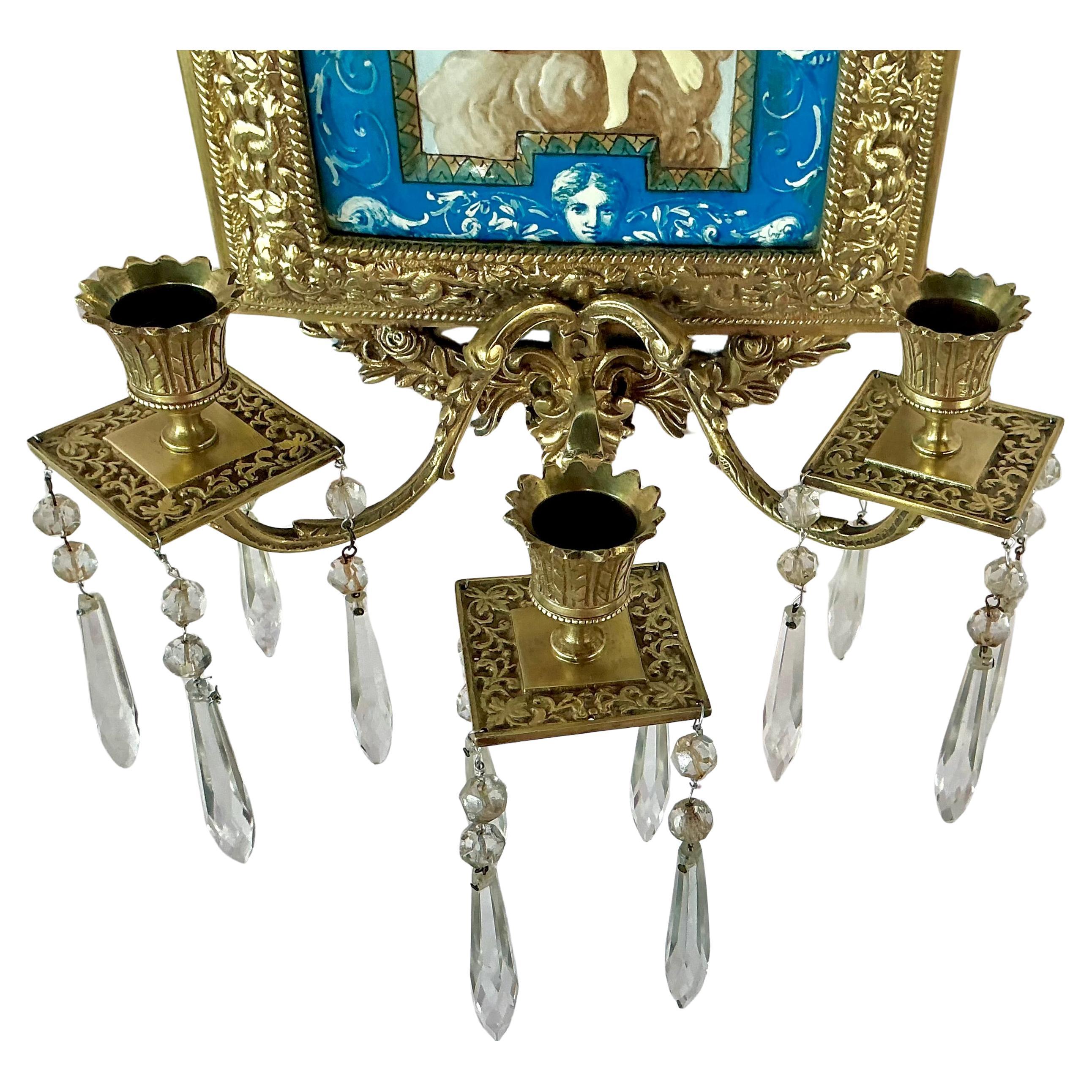 Aplique Francés Mountereau de Cerámica y Bronce de Tres Brazos siglo XIX en venta