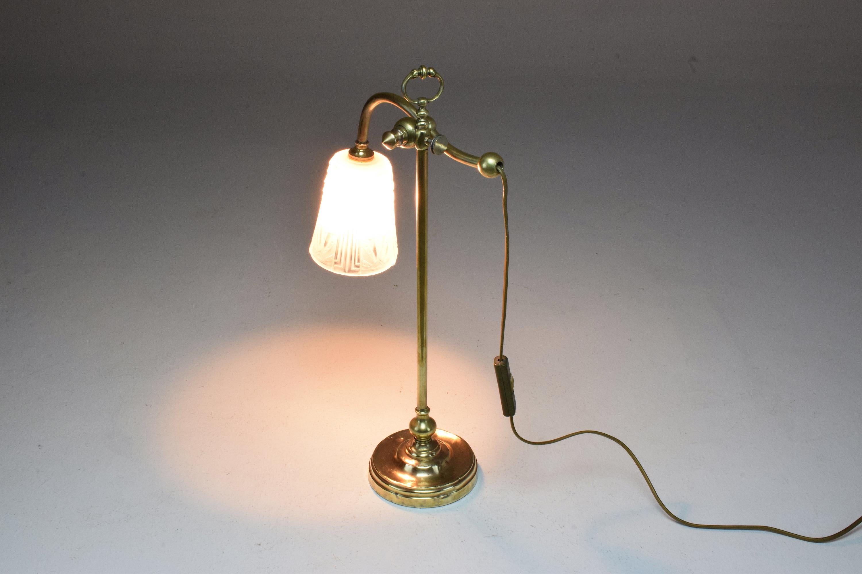 French Muller Freres Art Deco Brass Table Lamp, 1930s In Good Condition In Paris, FR