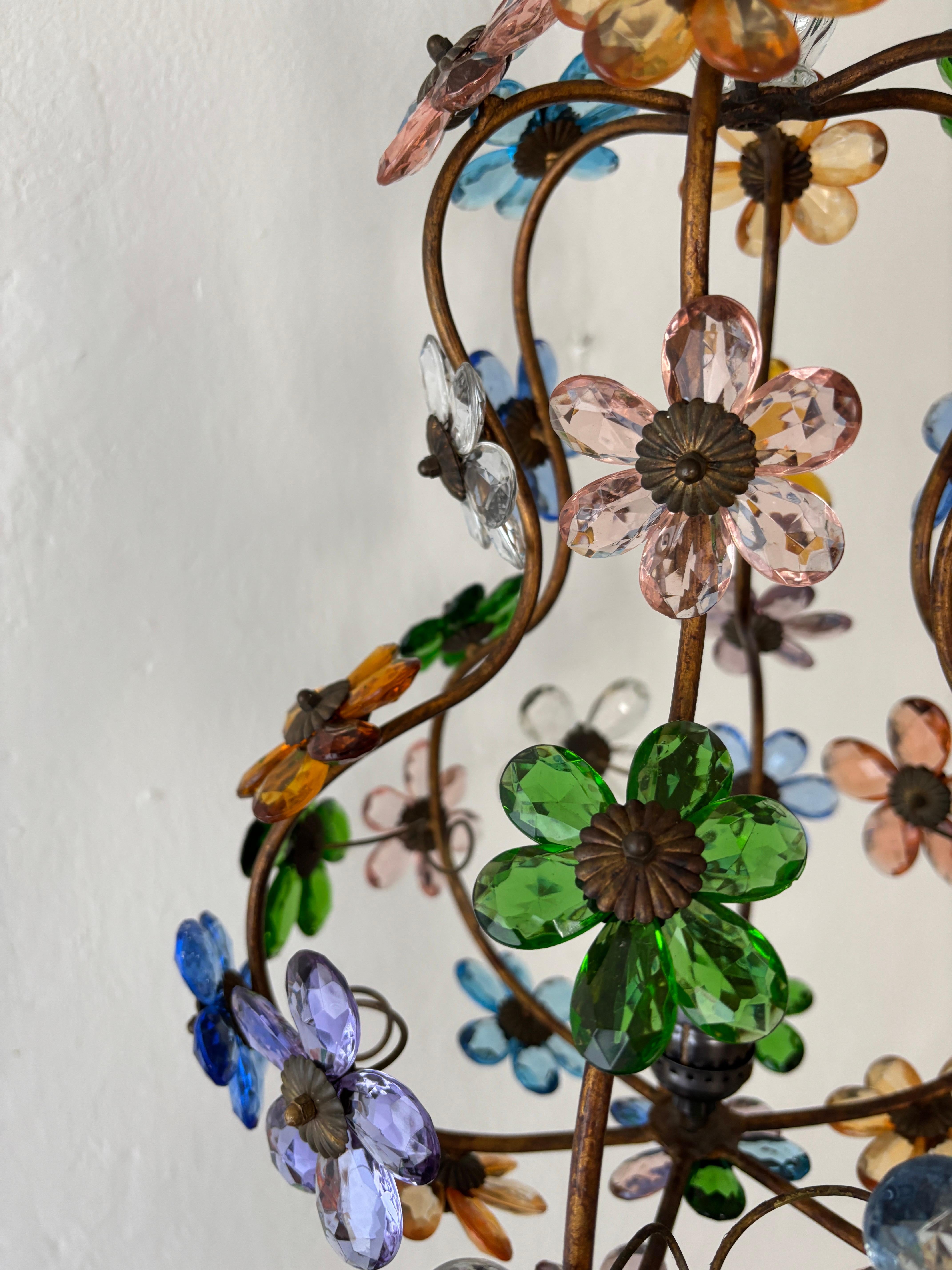Lustre rare de la Maison Baguès avec prisme en cristal à fleurs multicolores en vente 8