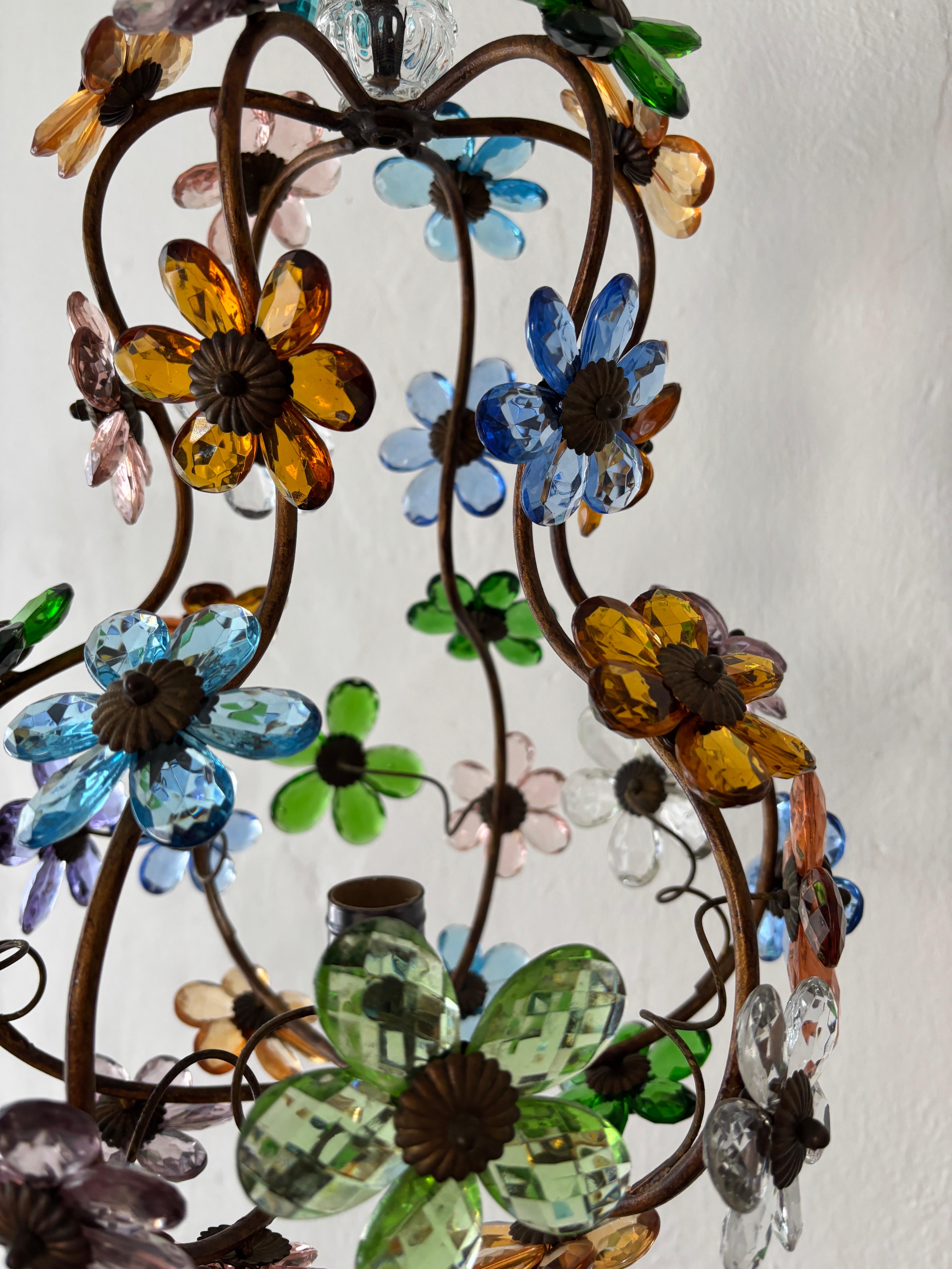 Lustre rare de la Maison Baguès avec prisme en cristal à fleurs multicolores en vente 1