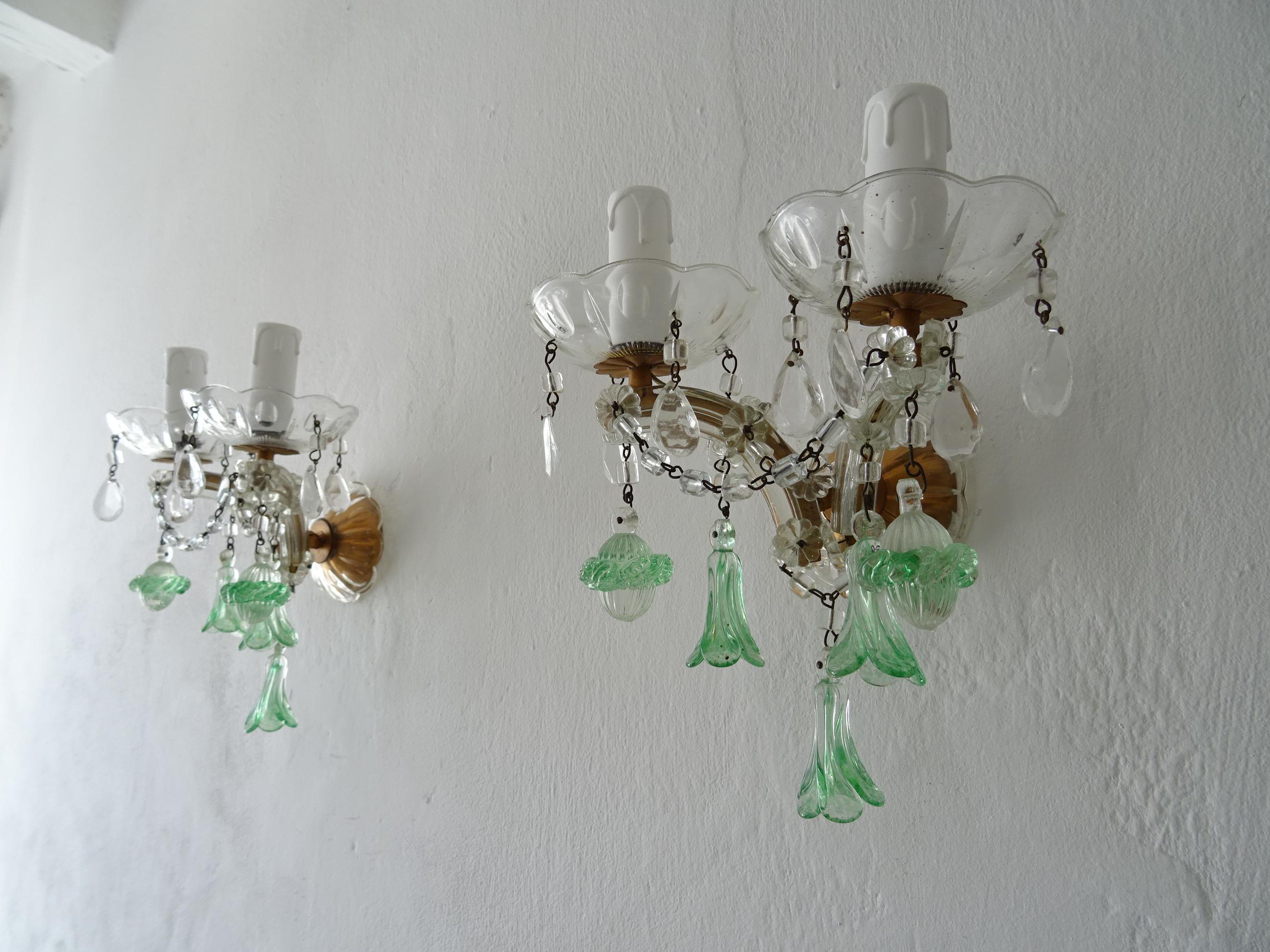 French Murano Light Green Bell Flower Balls Crystal Sconces, circa 1920 In Good Condition In Modena (MO), Modena (Mo)
