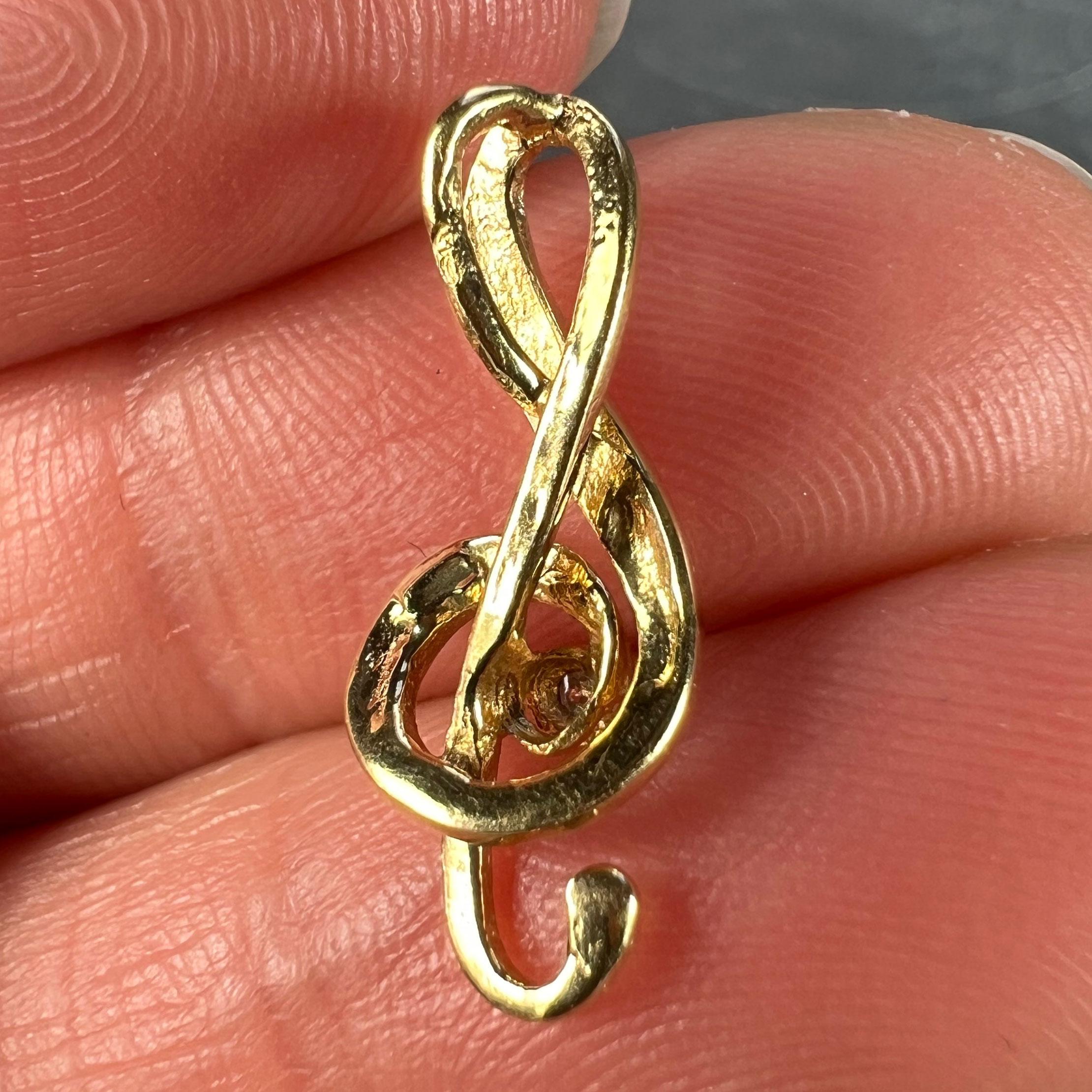 French Music Treble Clef Diamond 18K Yellow Gold Charm Medal Pendant For Sale 2