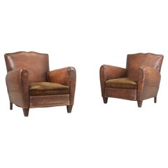 Sedie da club francesi in stile baffi in pelle originale e completamente intatte