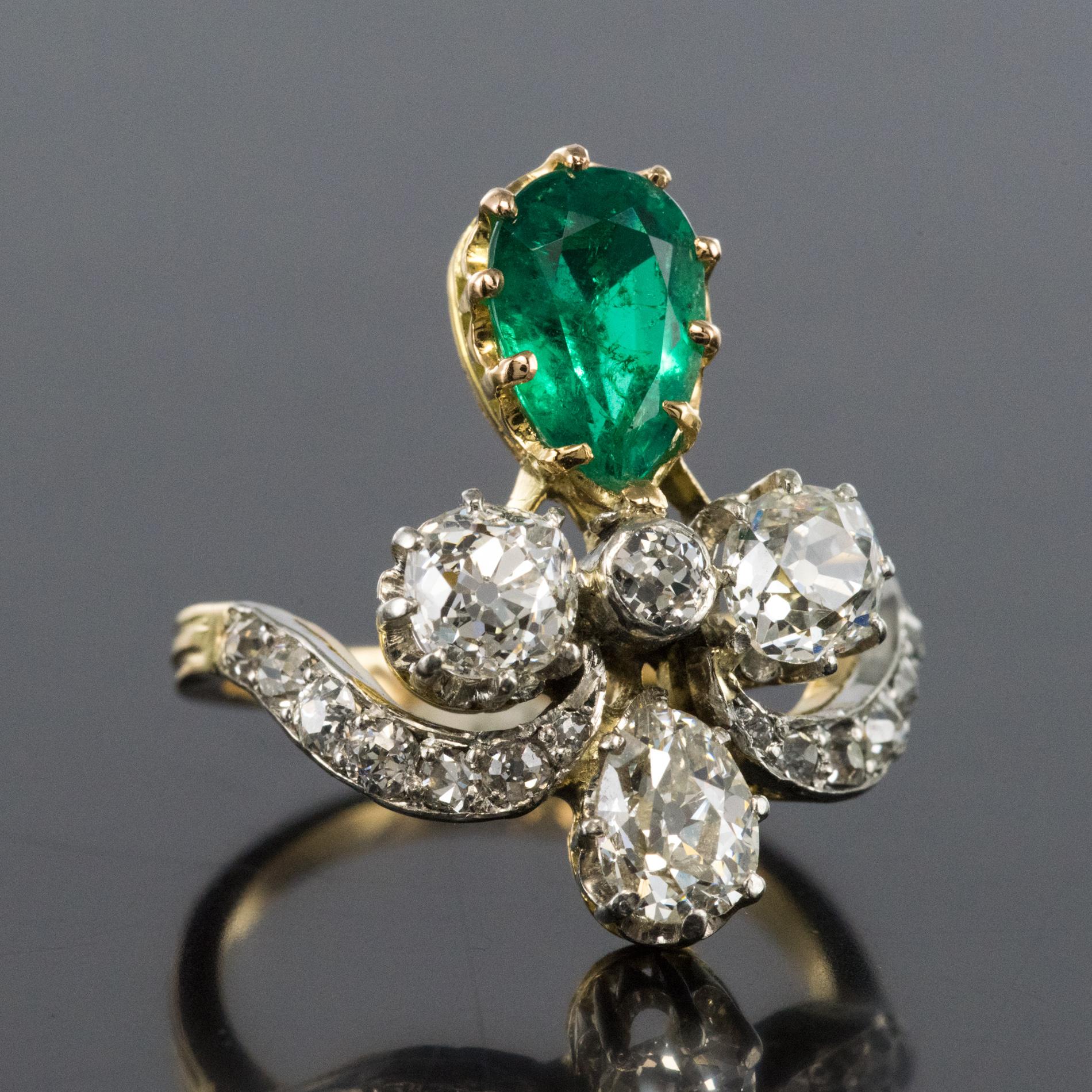 French Napoleon 3 1850s Emerald Diamond Duchess Ring In New Condition In Poitiers, FR